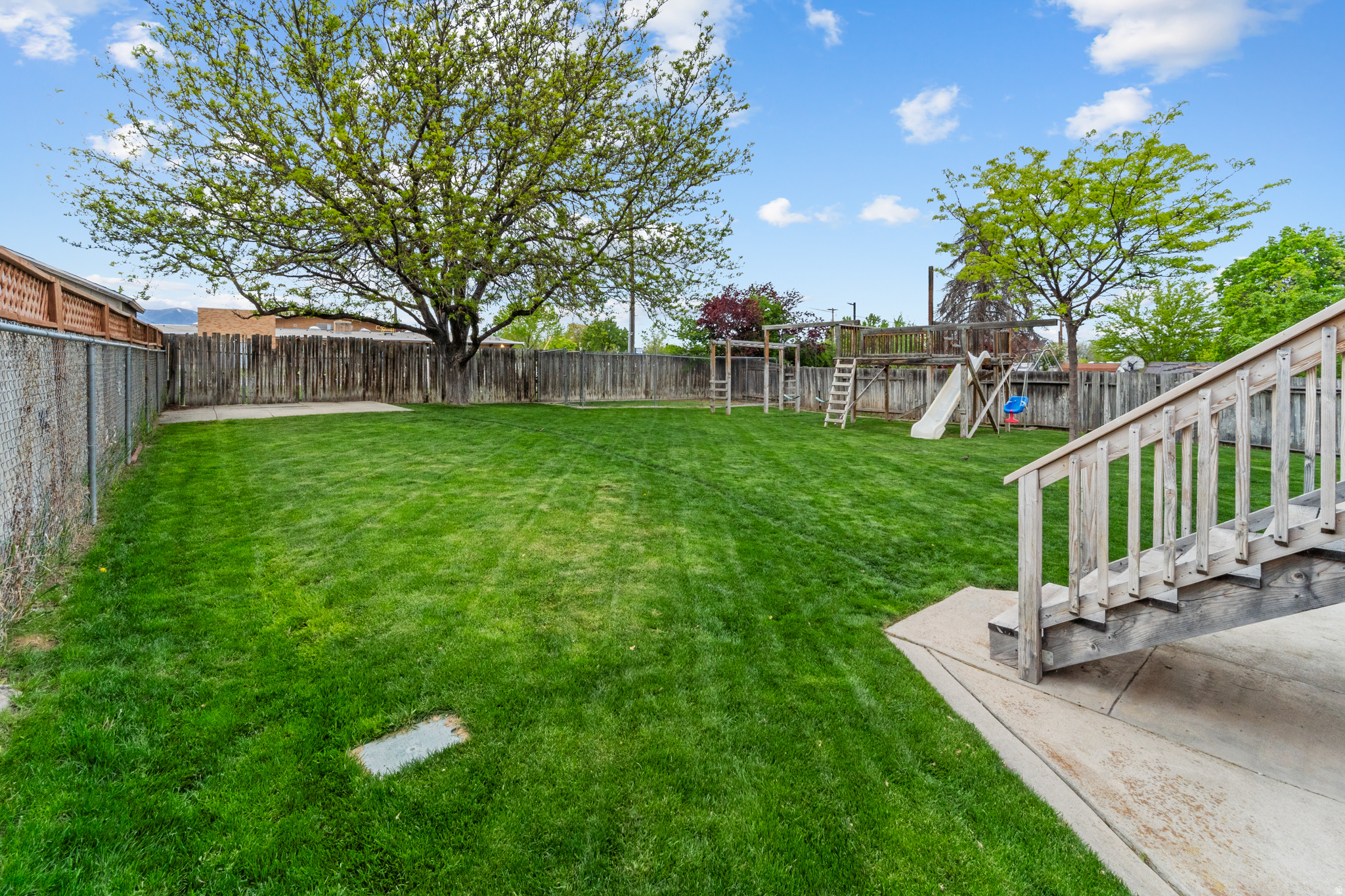 GREEN TREE - Residential