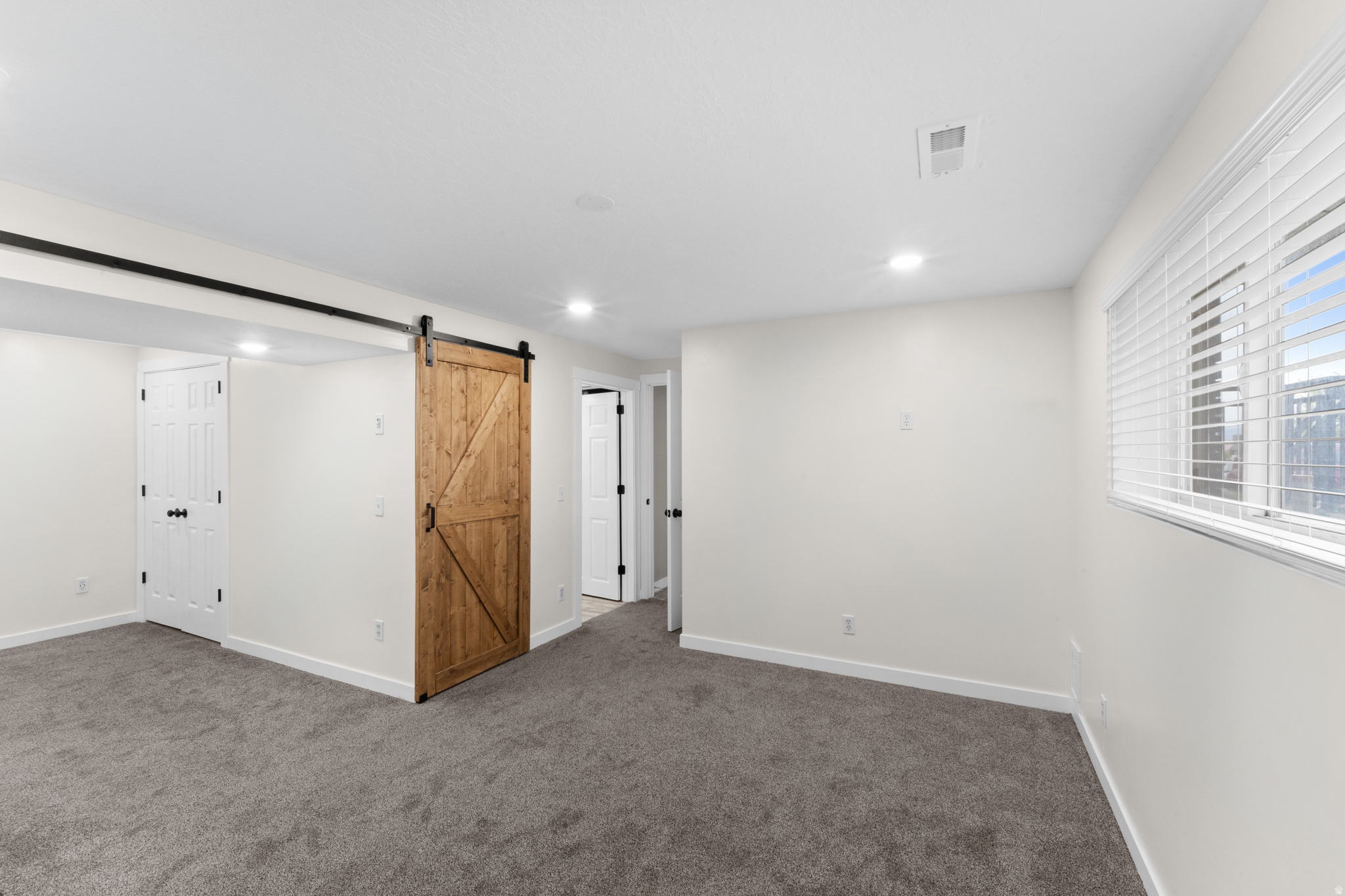 GREEN TREE - Residential