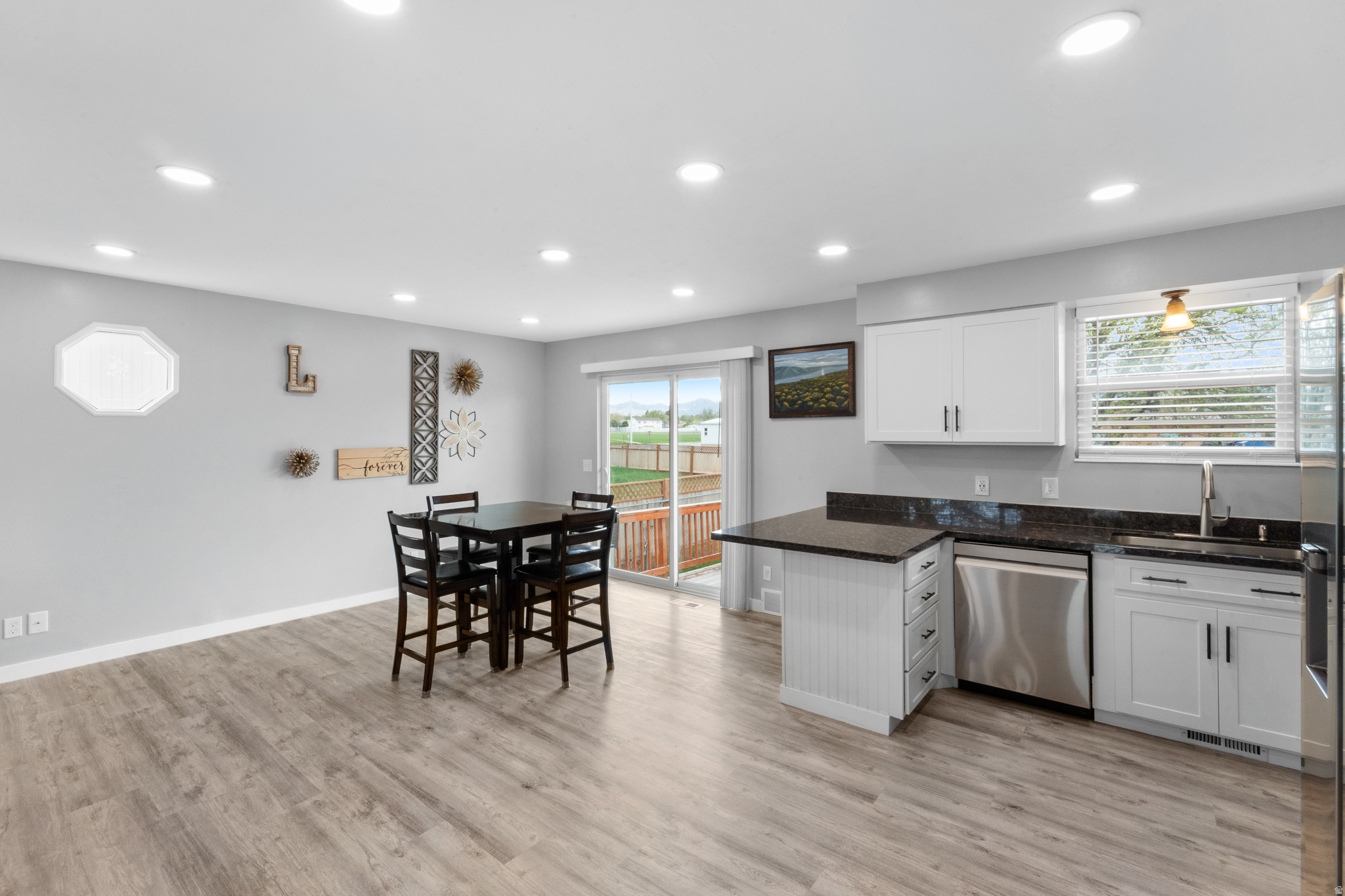 GREEN TREE - Residential