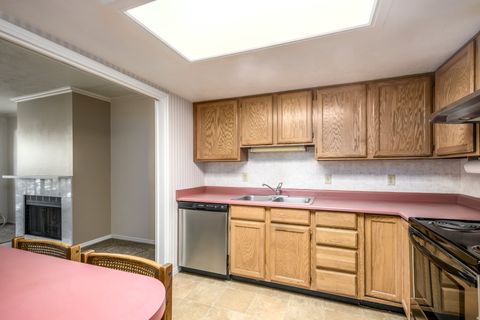 Tiny photo for 1460 E HIGHLAND COVE LN #320, Millcreek, UT 84106 (MLS # 2134834)