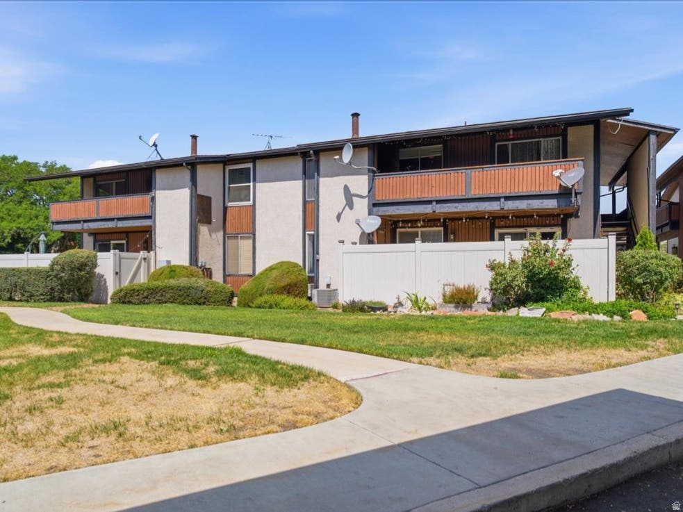 Photo of 202 W GARDEN PARK, Orem, UT 84057 (MLS # 2176965)