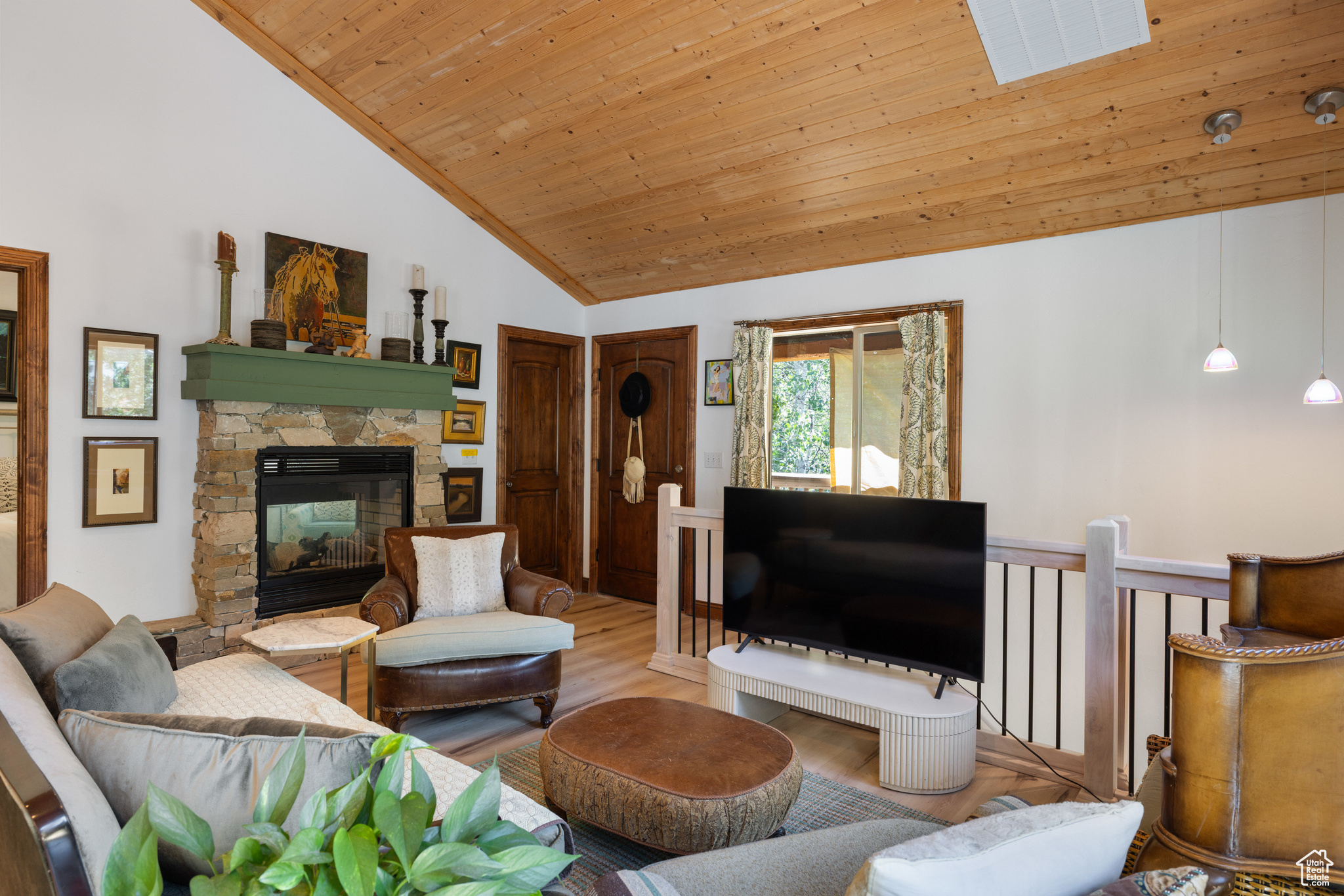 PINE MEADOW RANCH - Residential