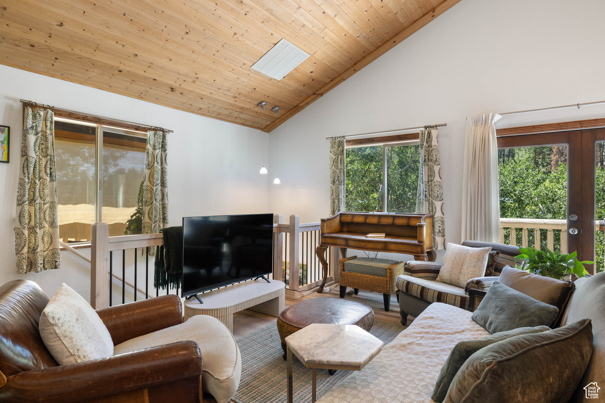 PINE MEADOW RANCH - Residential