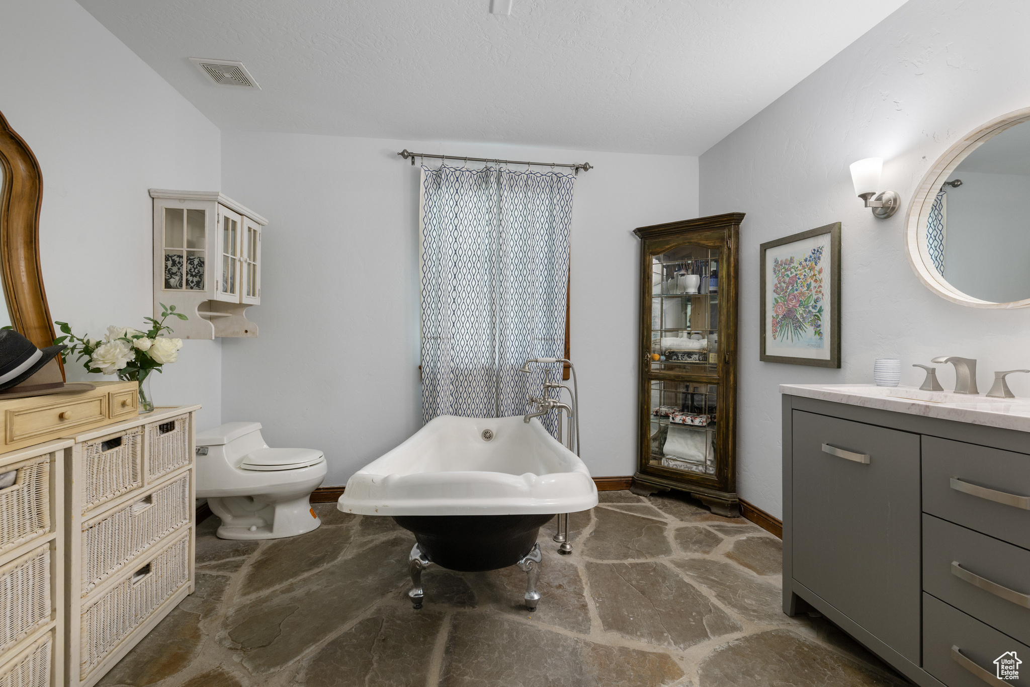 PINE MEADOW RANCH - Residential