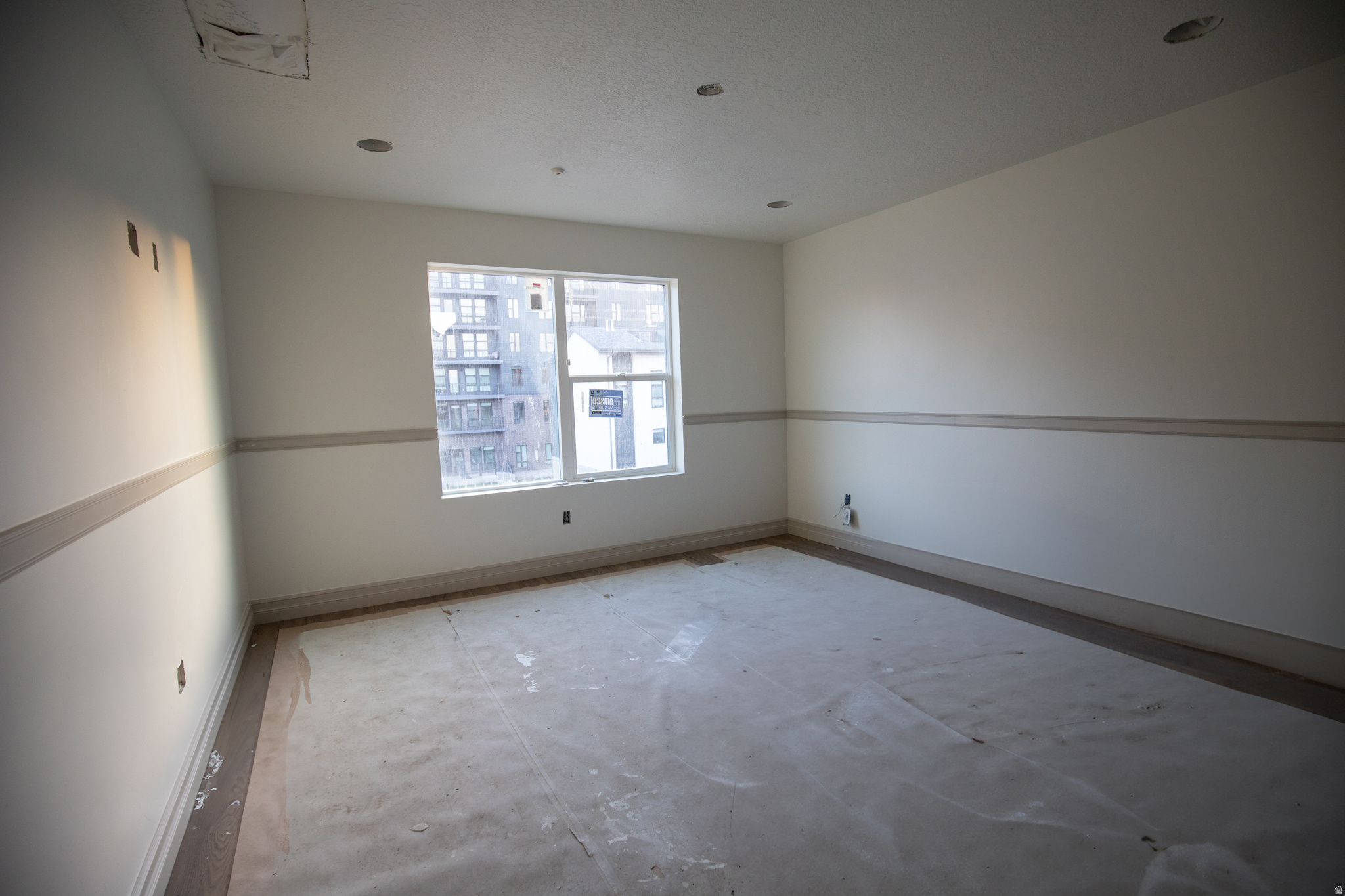 THE IRIS - Residential