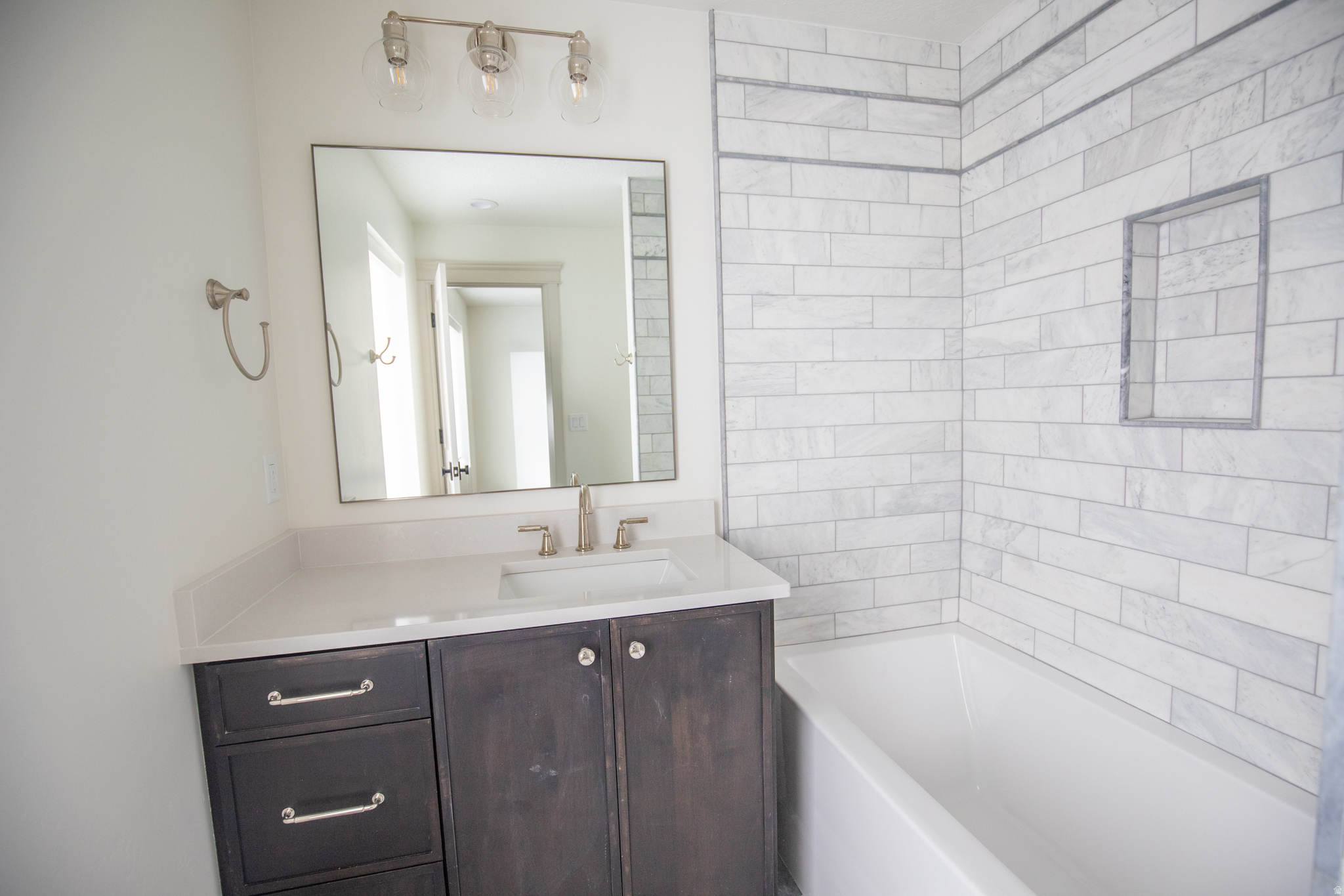 THE IRIS - Residential