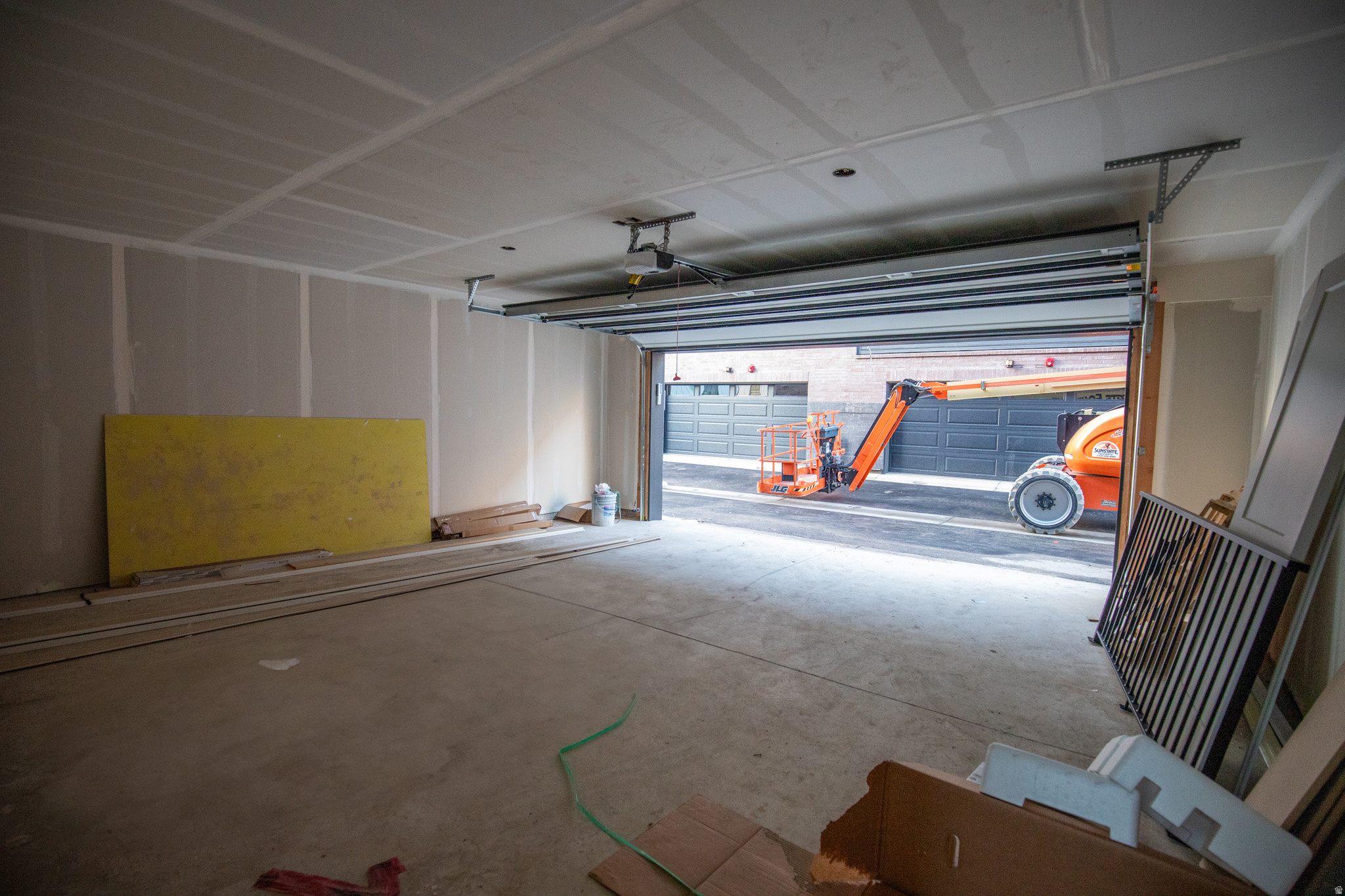 THE IRIS - Residential