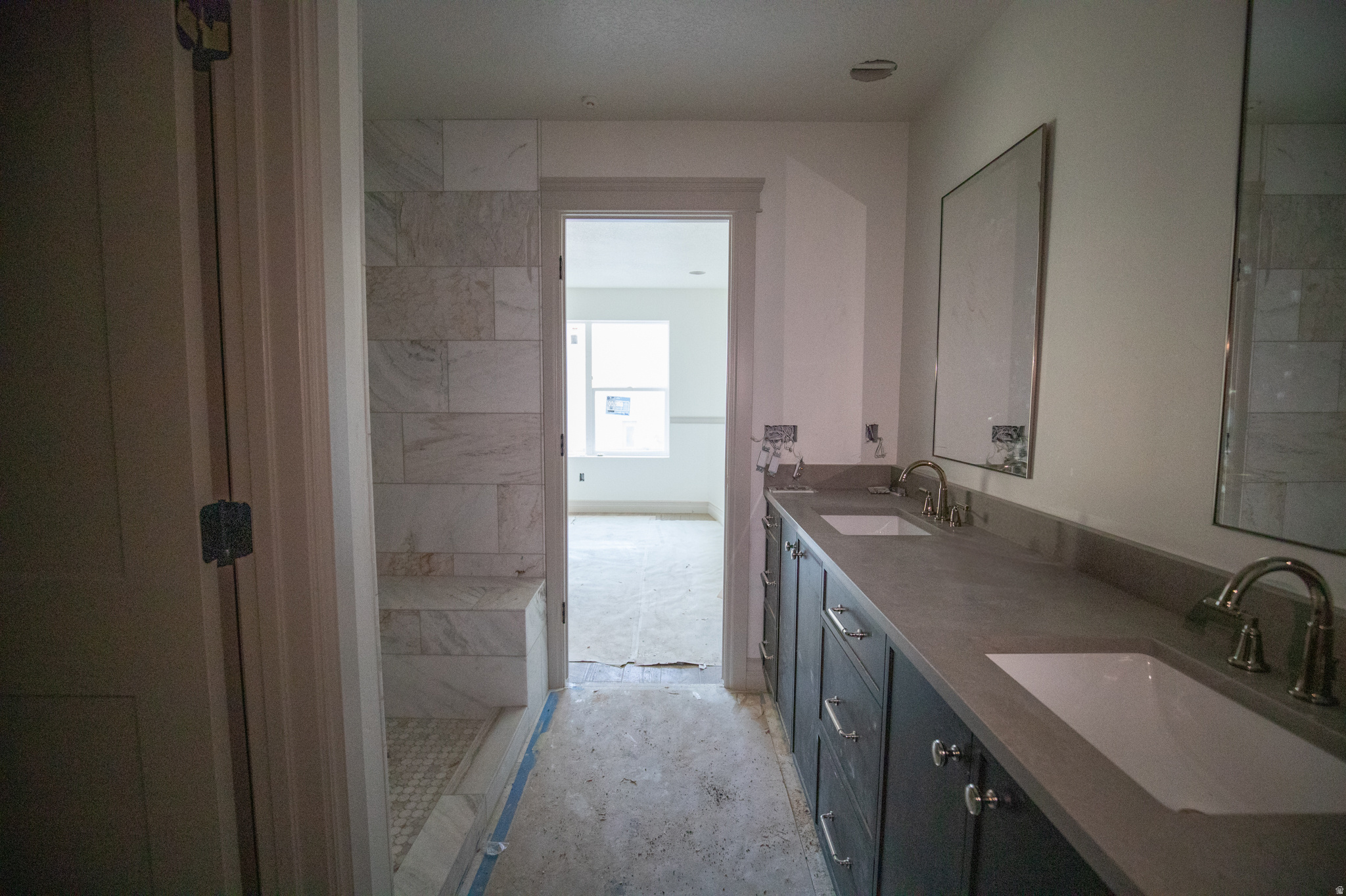 THE IRIS - Residential