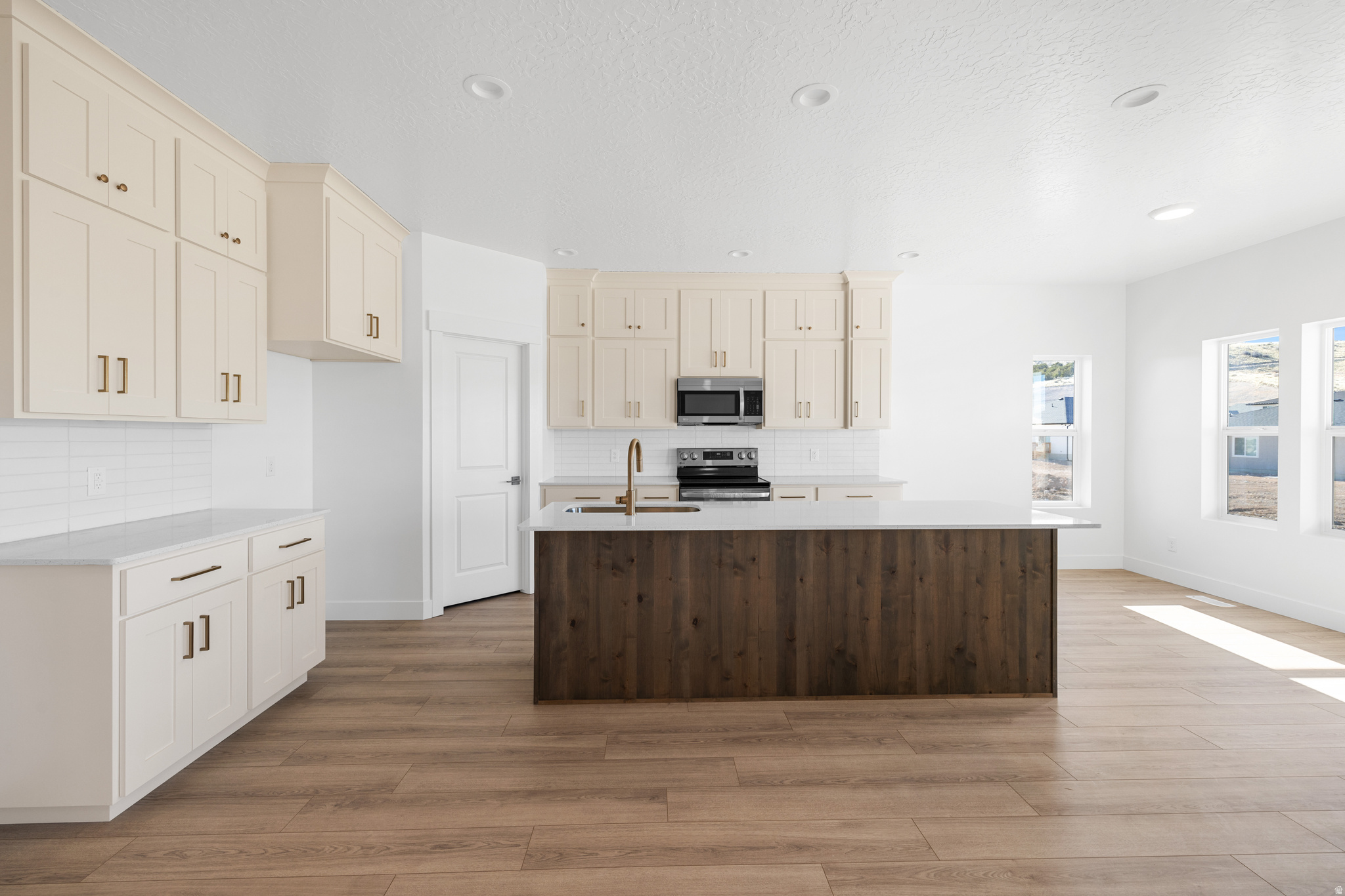 OAKRIDGE COVE - Residential