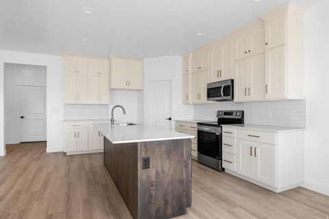 Tiny photo for 3294 E 2770 S #27, Spanish Fork, UT 84660 (MLS # 2128838)