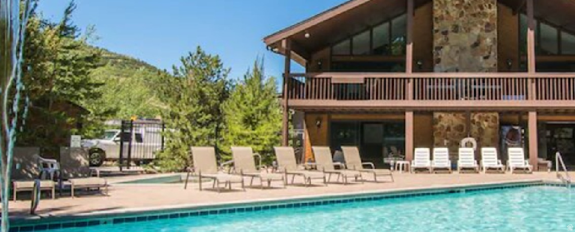 RED PINE CHALETS CONDO - Residential