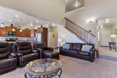 Tiny photo for 979 W WILLOW GREEN WAY, Farmington, UT 84025 (MLS # 2149082)