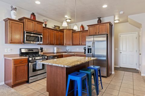 Tiny photo for 979 W WILLOW GREEN WAY, Farmington, UT 84025 (MLS # 2149082)