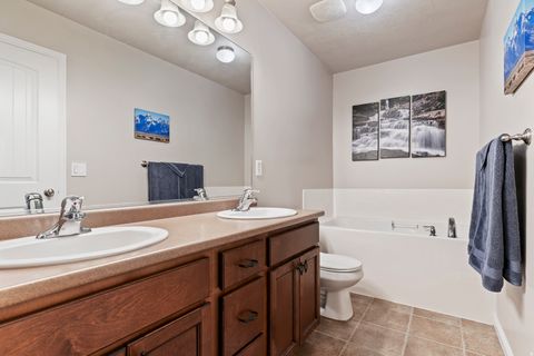 Tiny photo for 979 W WILLOW GREEN WAY, Farmington, UT 84025 (MLS # 2149082)