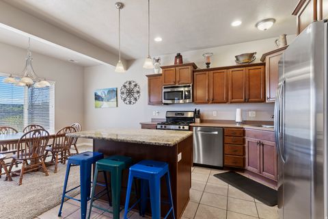 Tiny photo for 979 W WILLOW GREEN WAY, Farmington, UT 84025 (MLS # 2149082)
