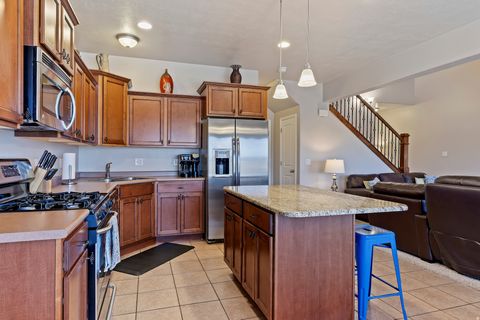 Tiny photo for 979 W WILLOW GREEN WAY, Farmington, UT 84025 (MLS # 2149082)