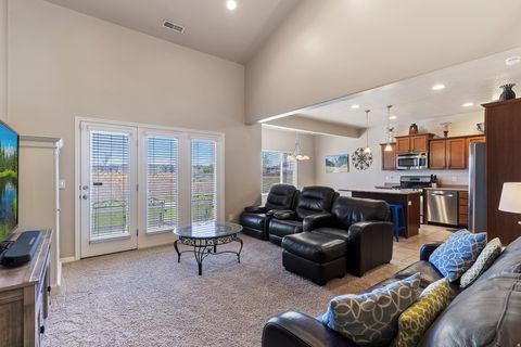 Tiny photo for 979 W WILLOW GREEN WAY, Farmington, UT 84025 (MLS # 2149082)