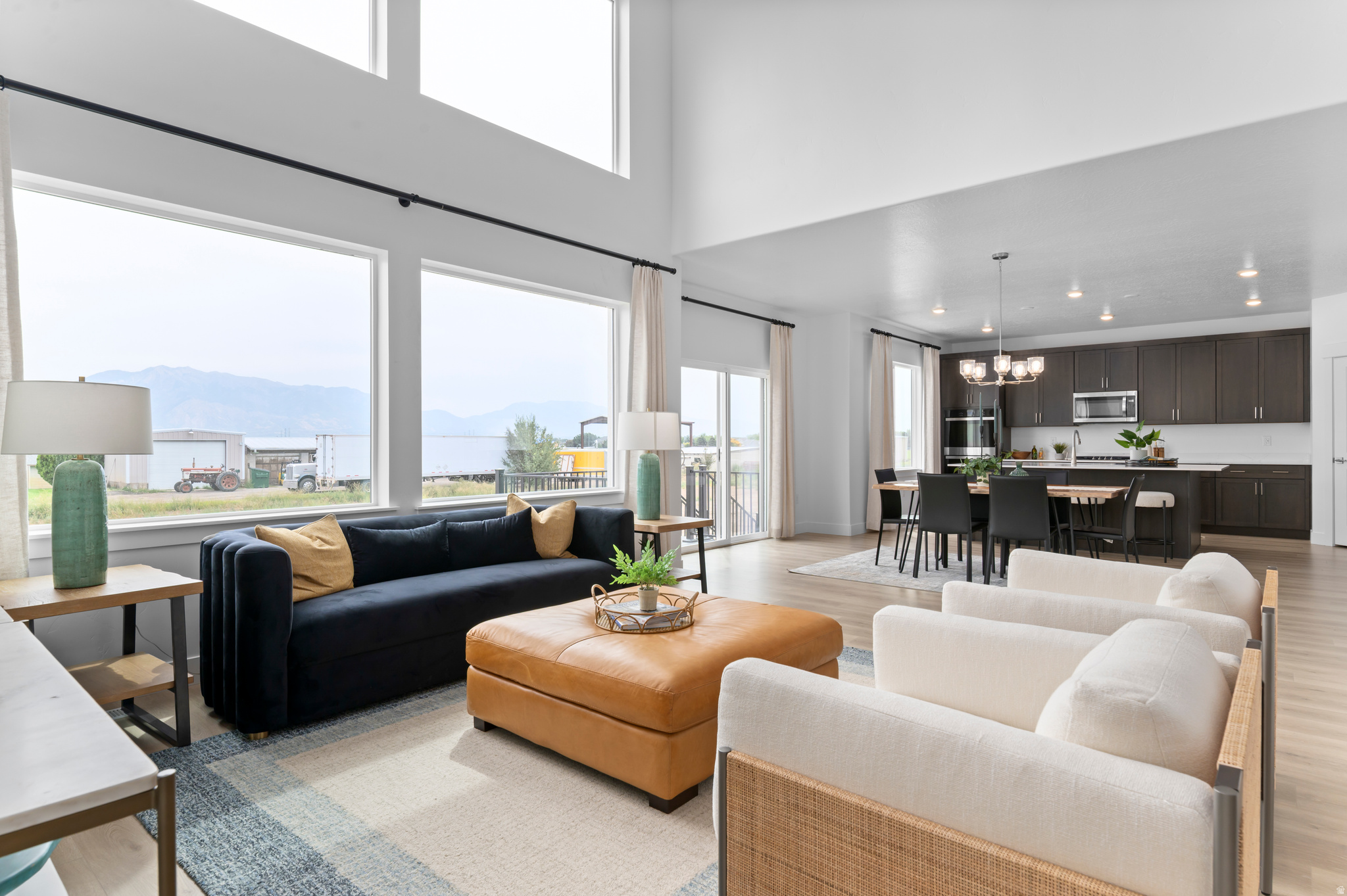 MOUNTAINSIDE ESTATES - Residential