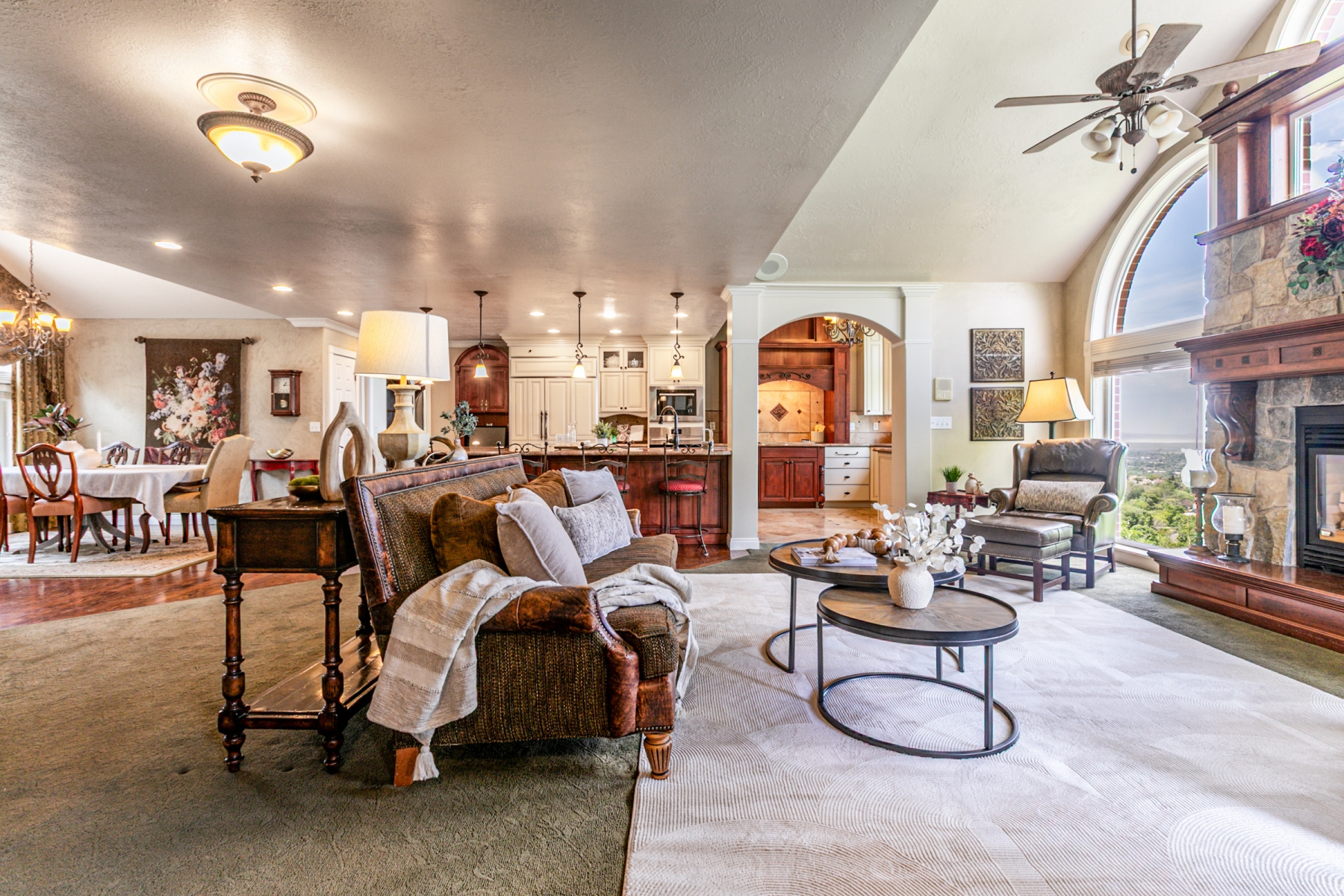 TWIN PEAKS COVE - Residential