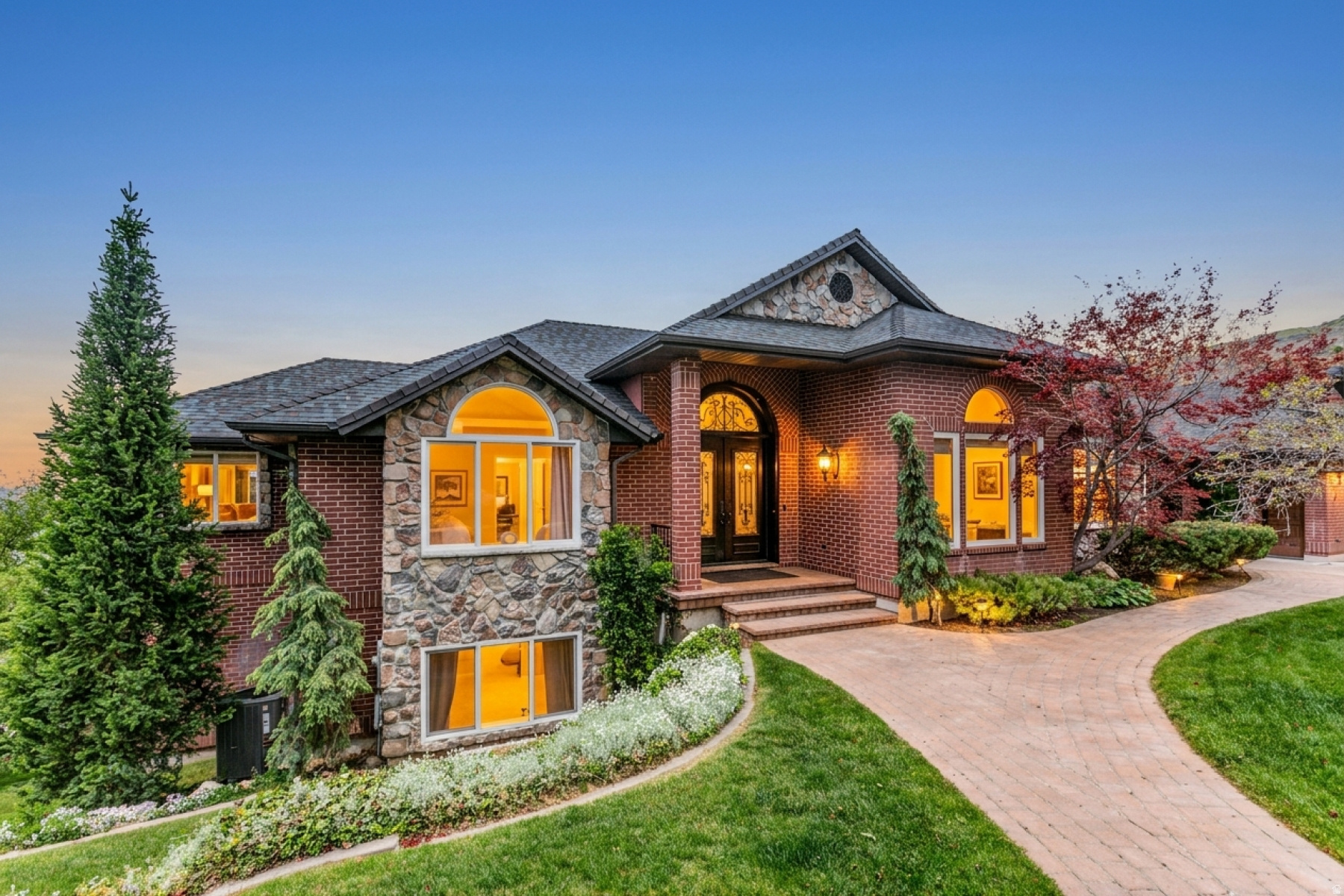 TWIN PEAKS COVE - Residential