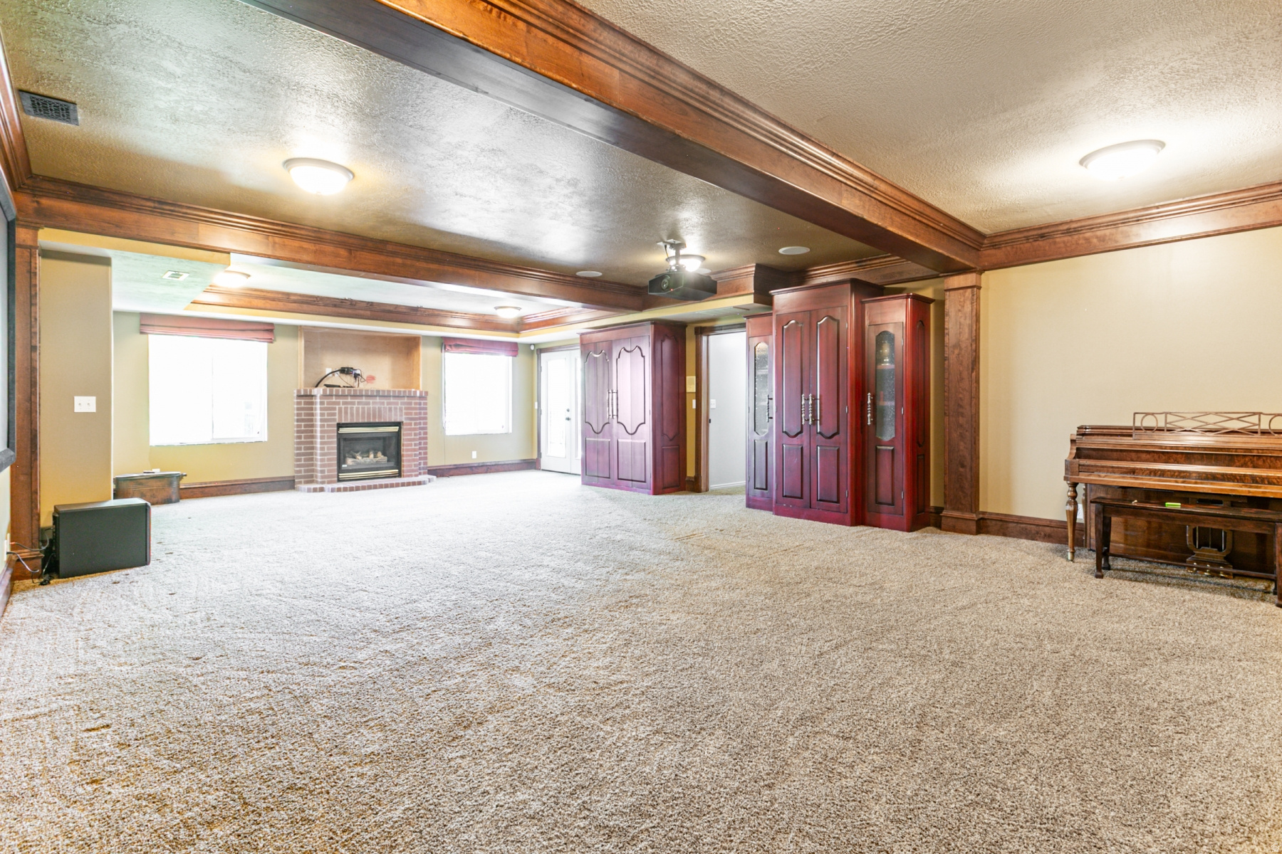 TWIN PEAKS COVE - Residential