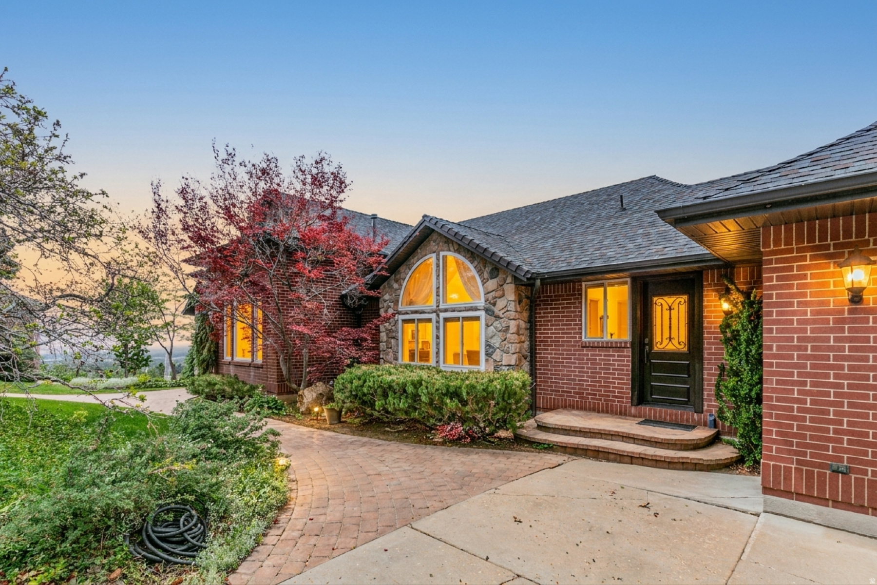 TWIN PEAKS COVE - Residential