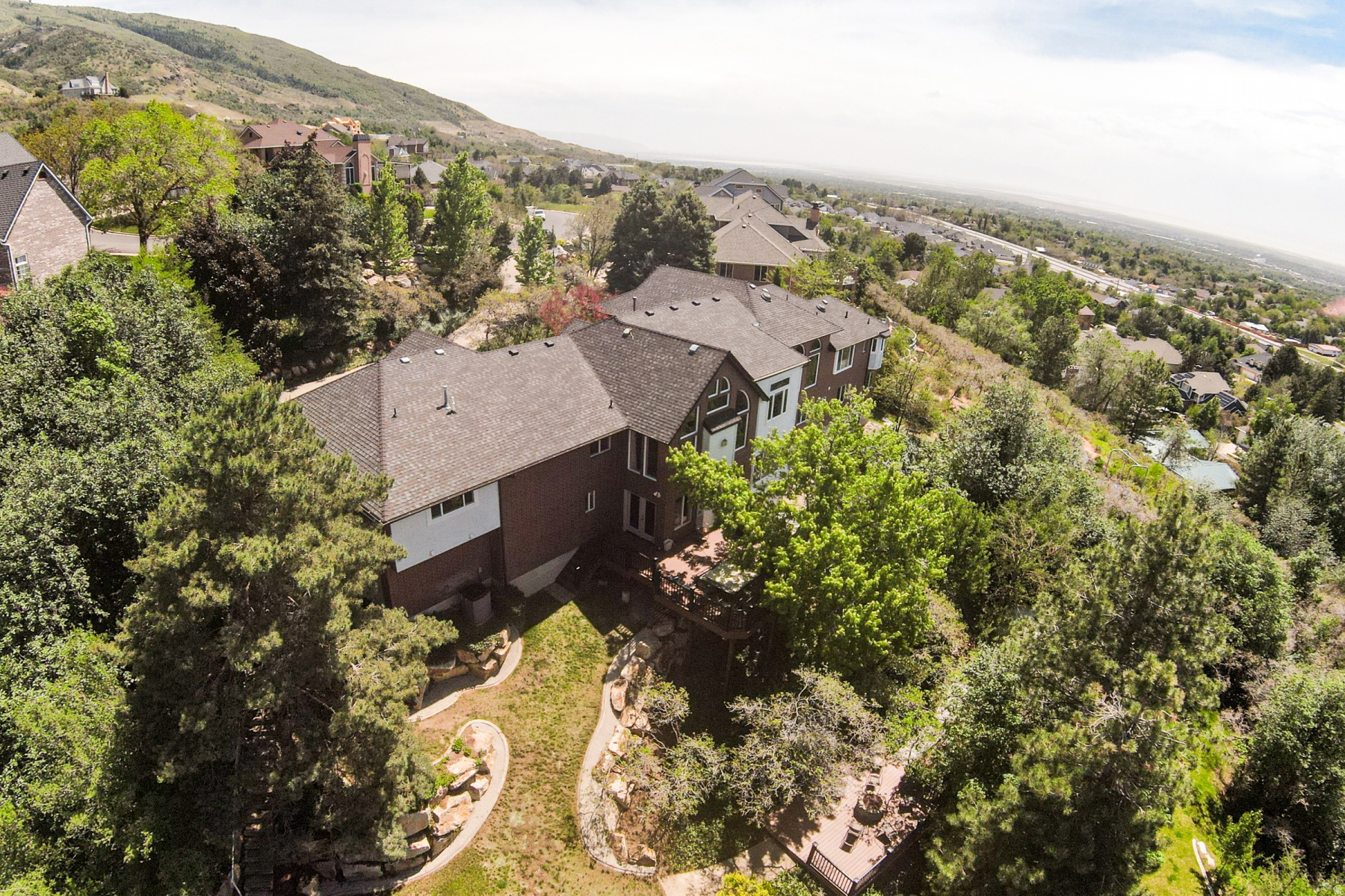 TWIN PEAKS COVE - Residential