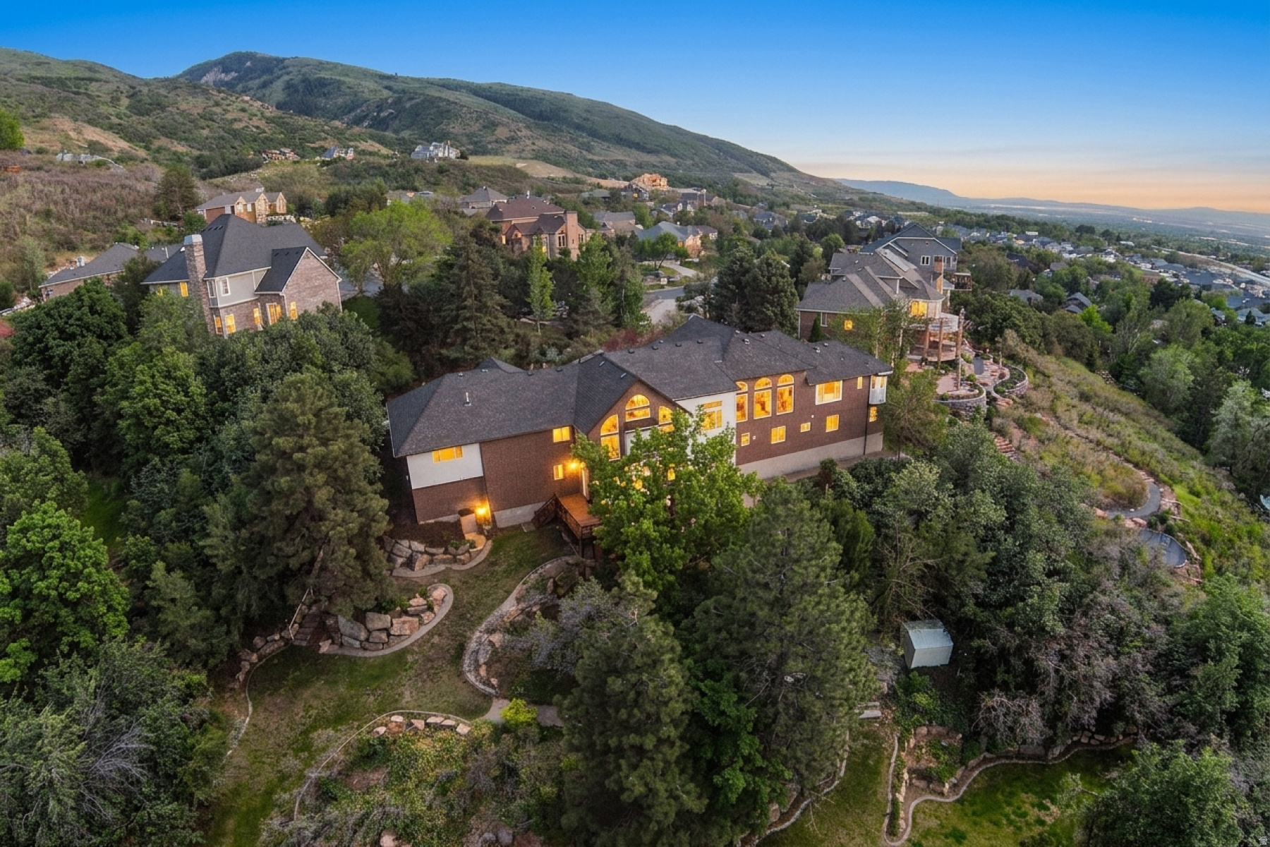 TWIN PEAKS COVE - Residential