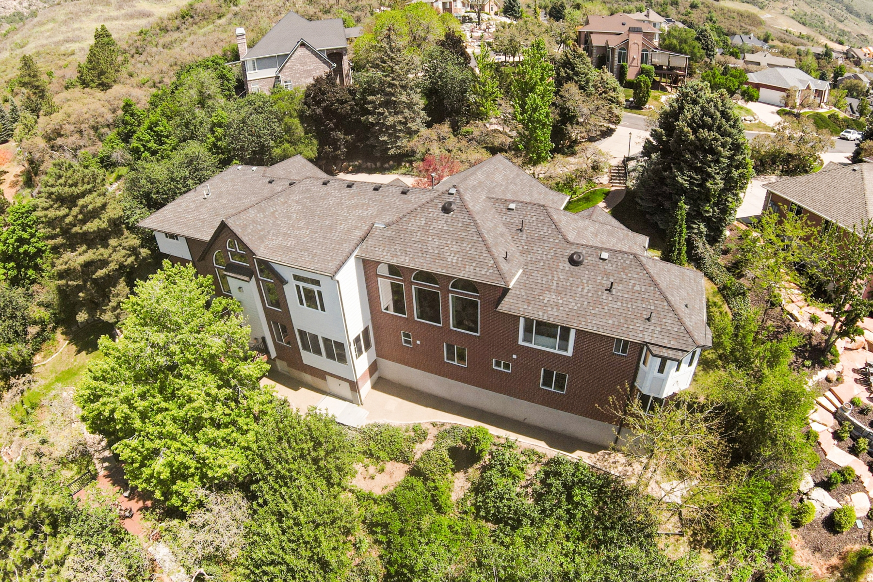TWIN PEAKS COVE - Residential