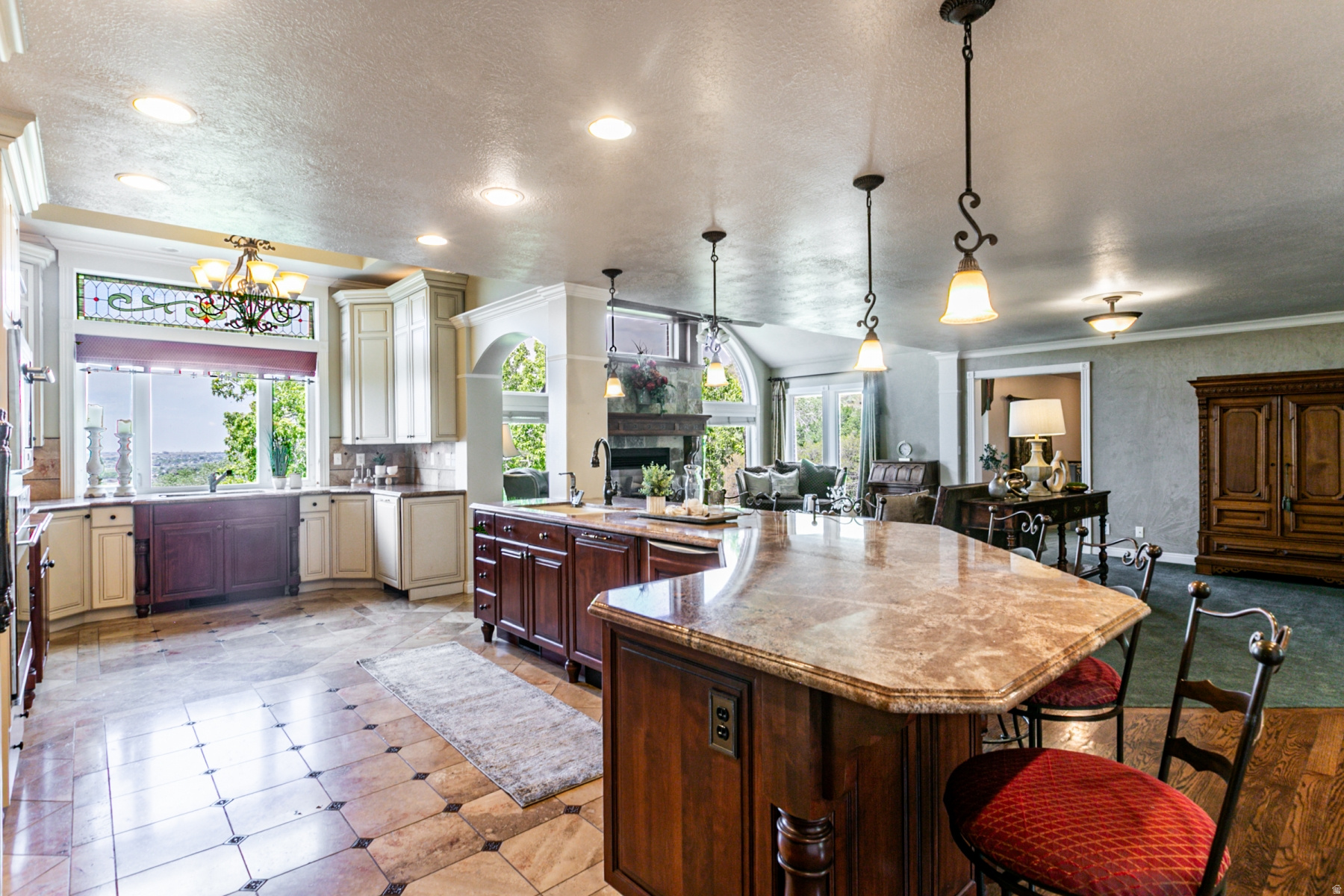 TWIN PEAKS COVE - Residential