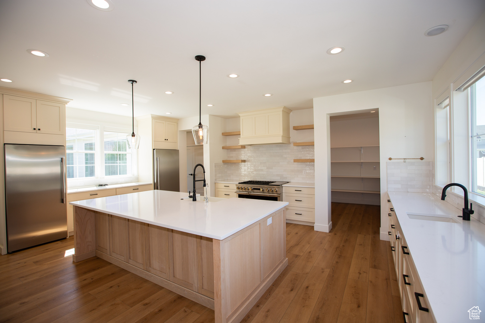 FARMINGTON RANCHES - Residential