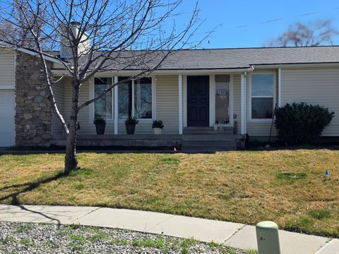 Apartment For Sale - 1492 E Sandy Hills Dr<br/> Sandy, UT 84093