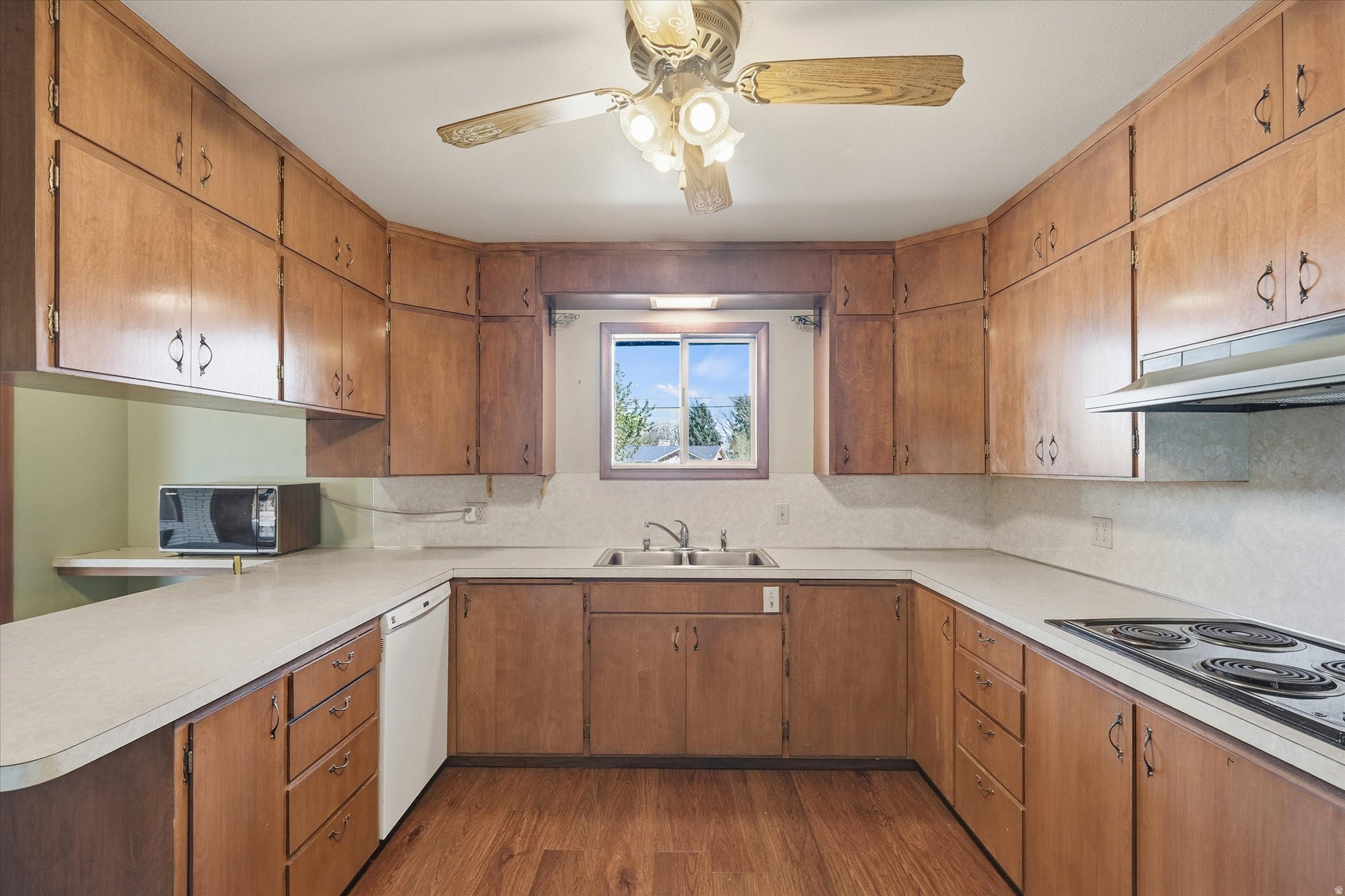 LOGAN LUNDSTROM PARK - Residential