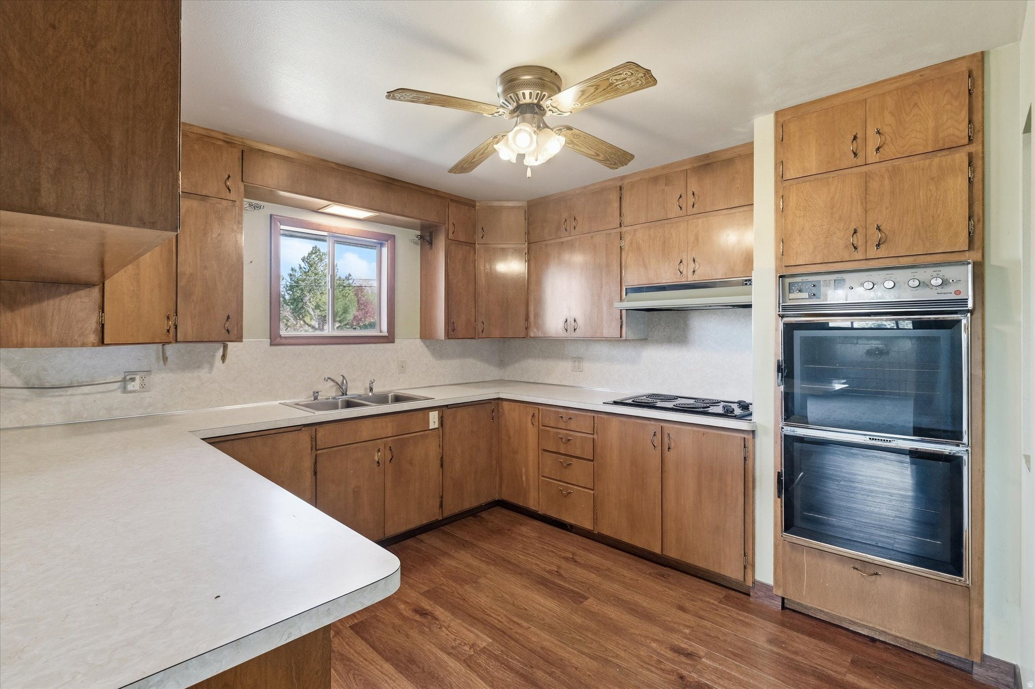 LOGAN LUNDSTROM PARK - Residential