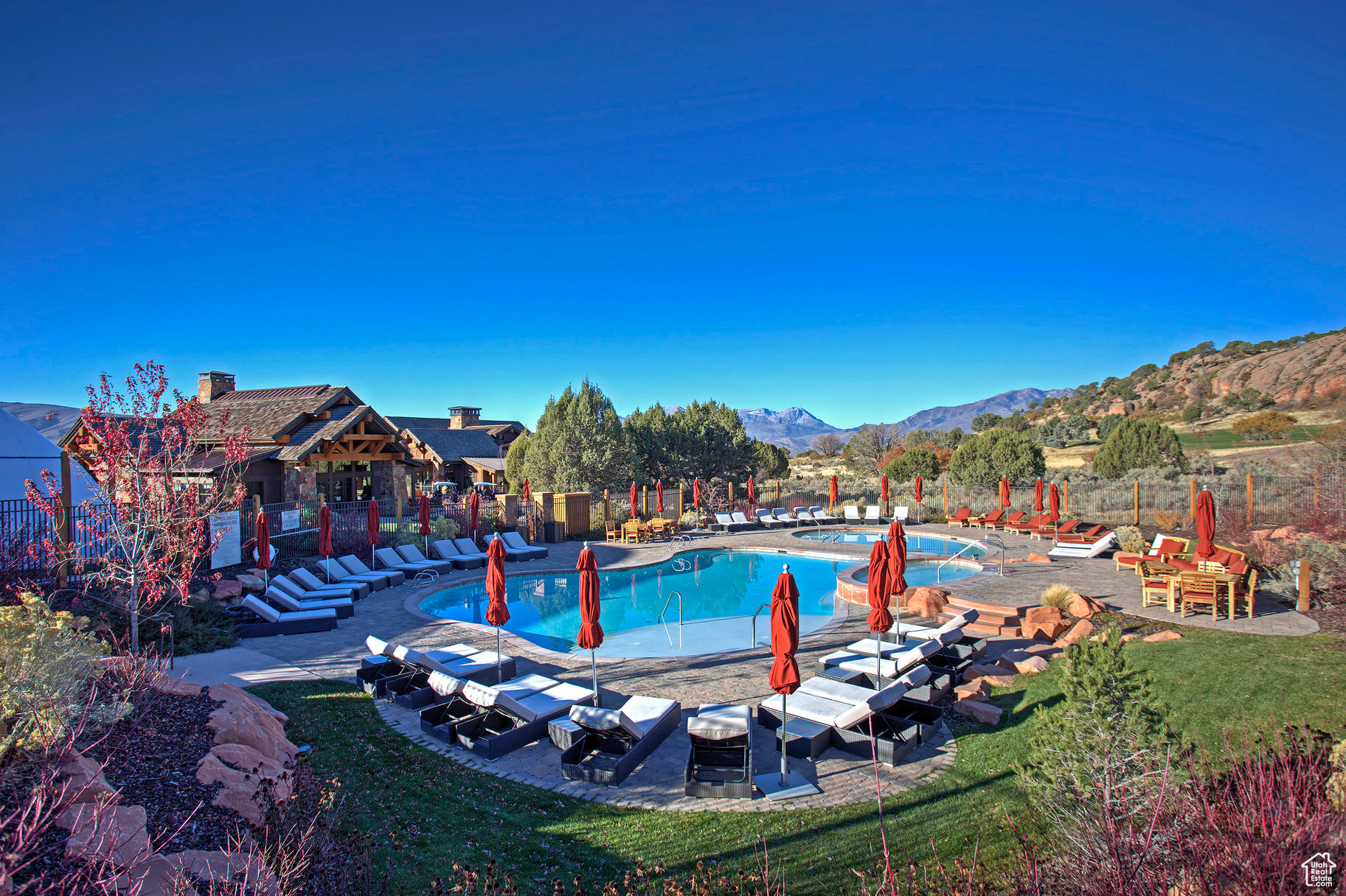 RED LEDGES - Residential