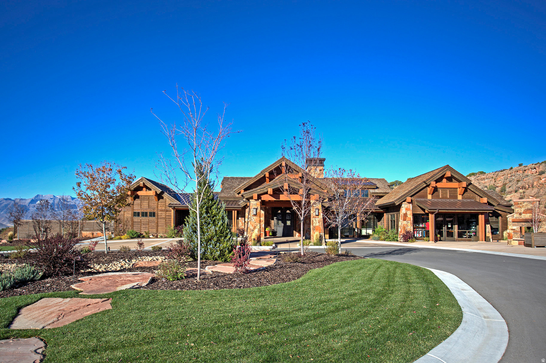 RED LEDGES - Residential