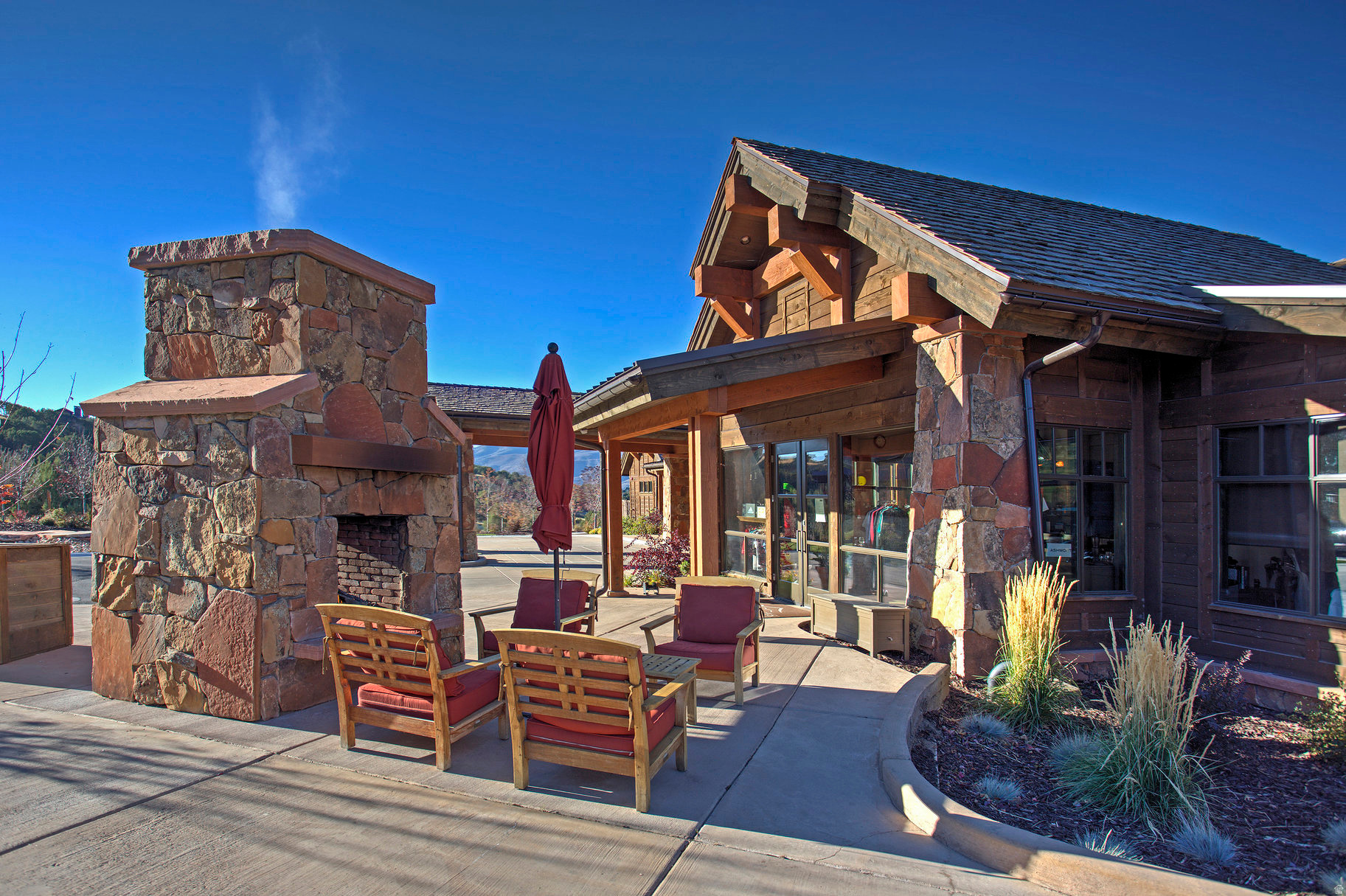 RED LEDGES - Residential