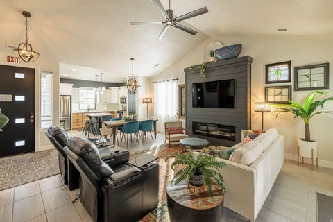 Tiny photo for 347 N PUERTA DR, Washington, UT 84780 (MLS # 2136605)