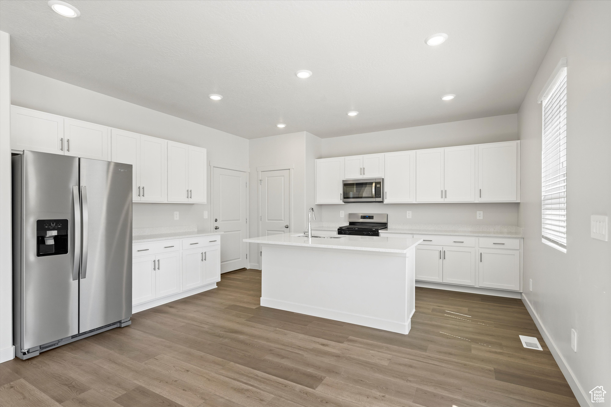 VISTA MEADOWS - Residential