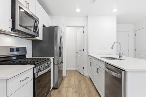 Tiny photo for 3302 E ELKHORN LN, Washington, UT 84780 (MLS # 2136642)