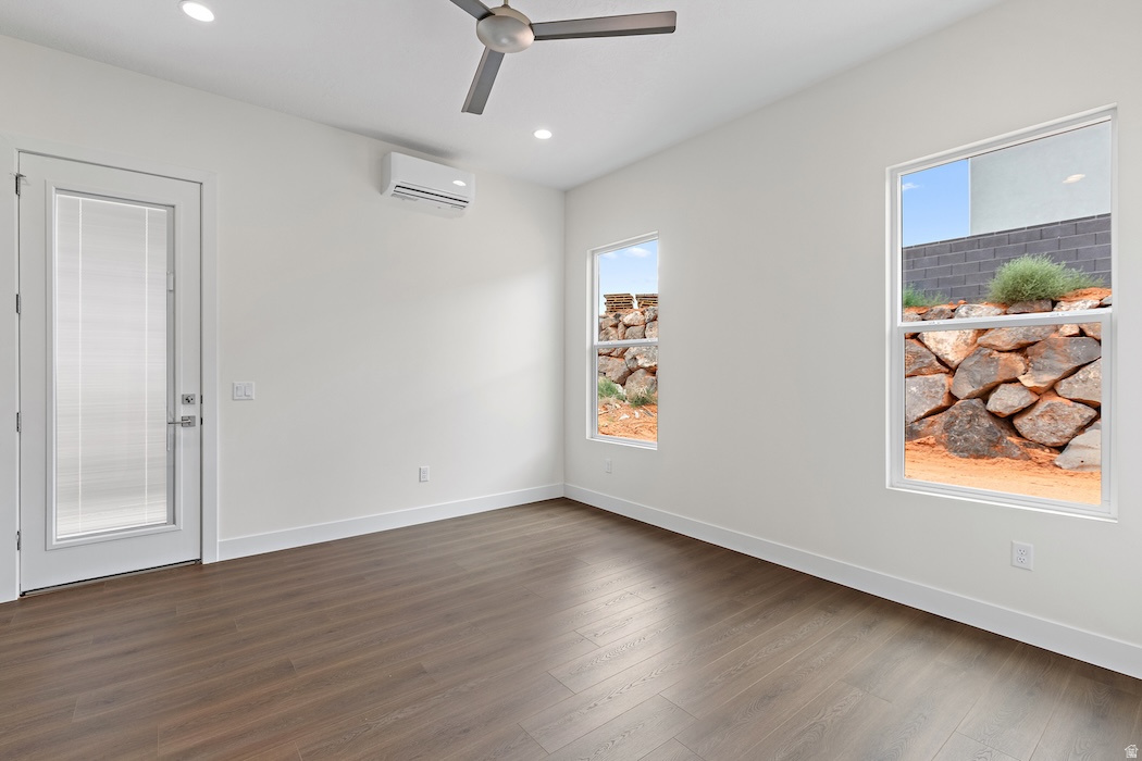 SAND HOLLOW VILLAGE - Residential