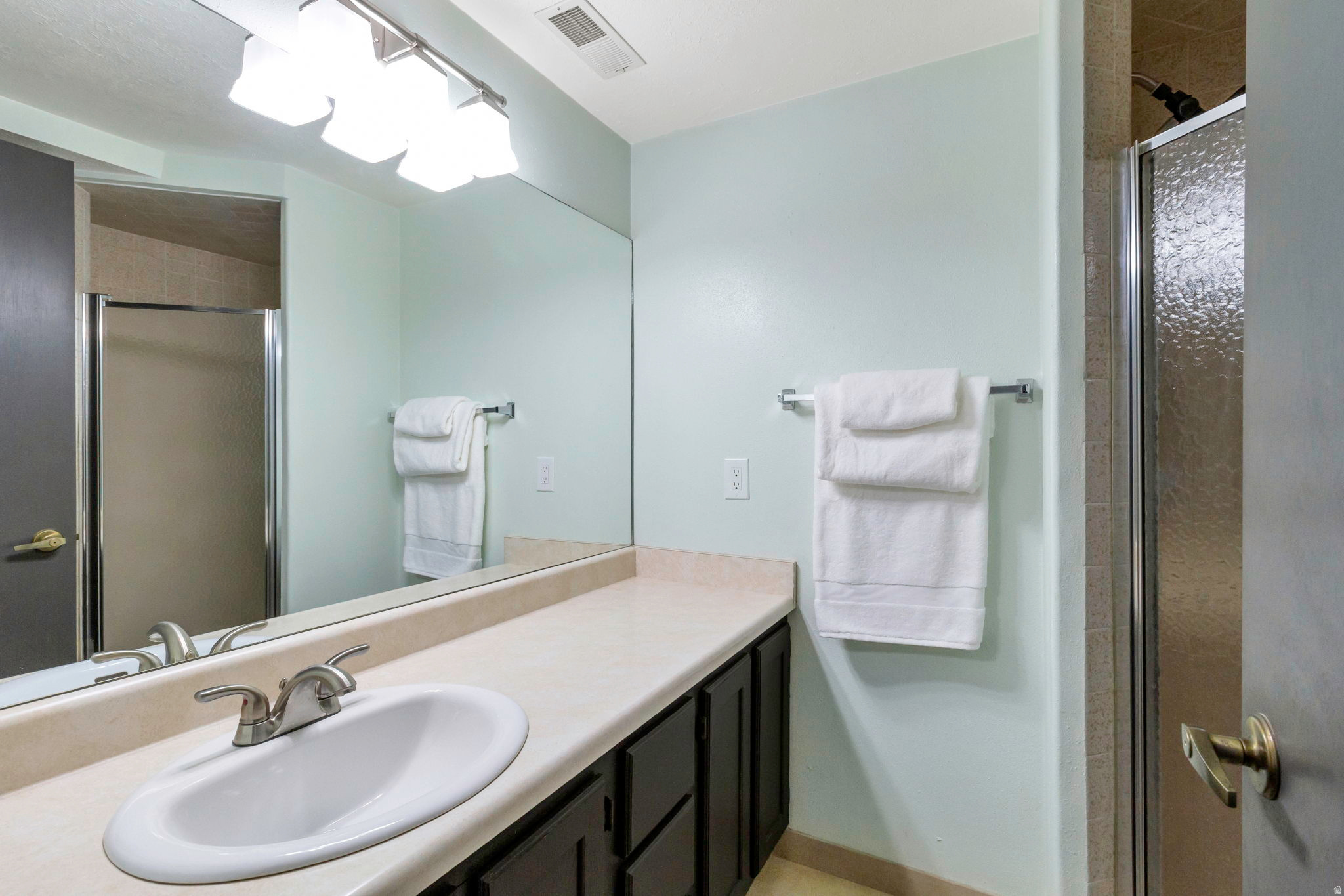 CONTINENTAL ESTATES - Residential