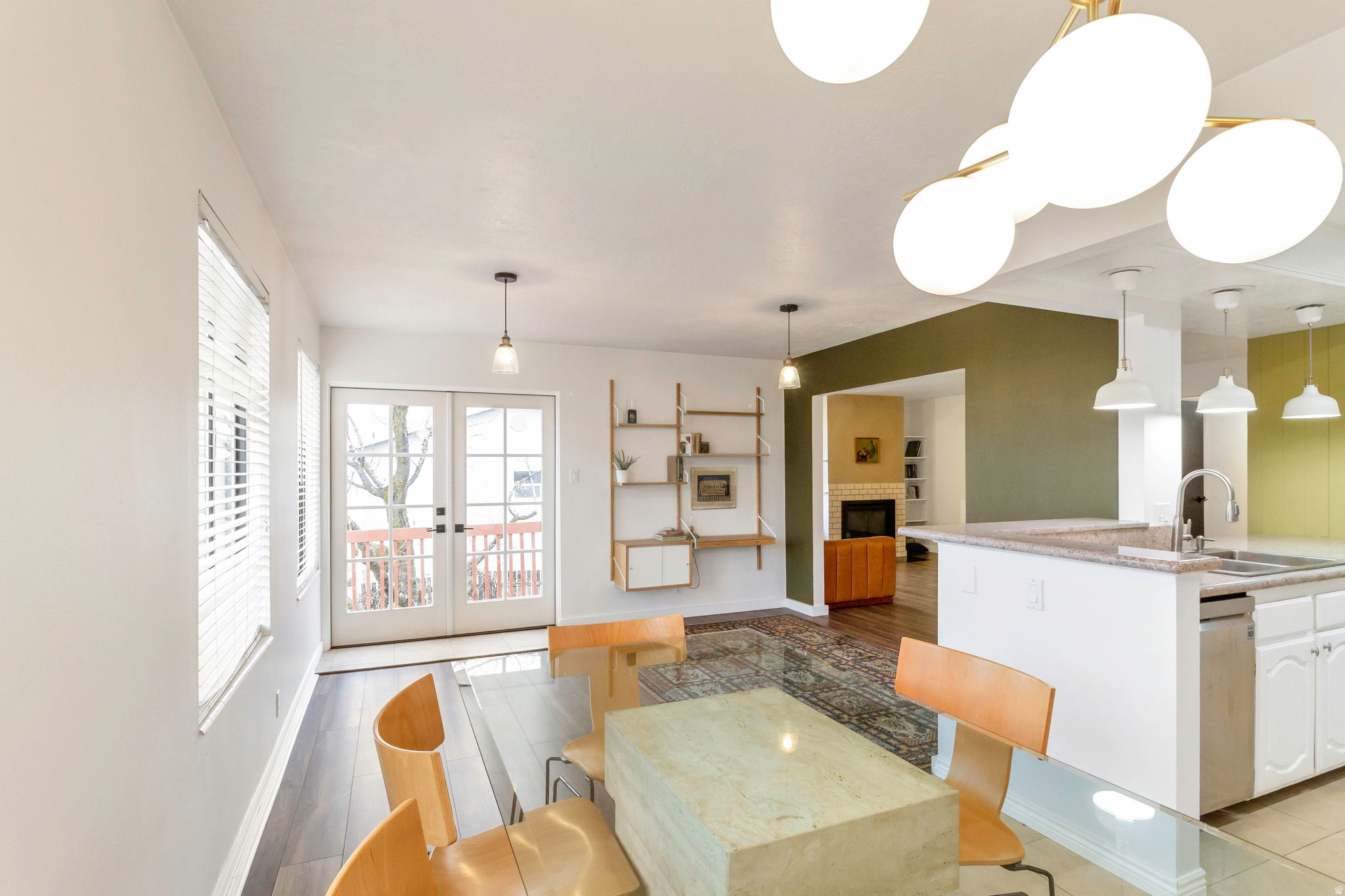 CONTINENTAL ESTATES - Residential