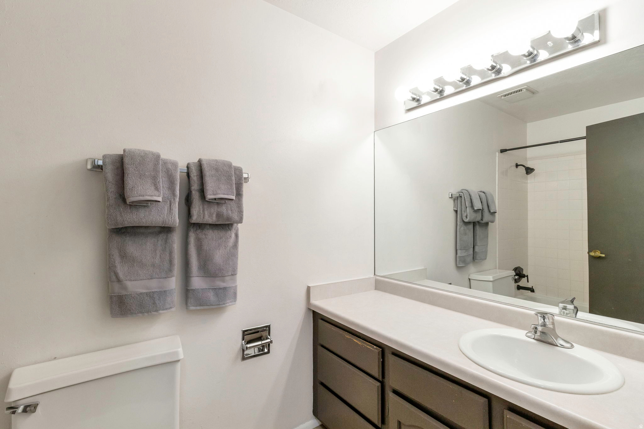 CONTINENTAL ESTATES - Residential