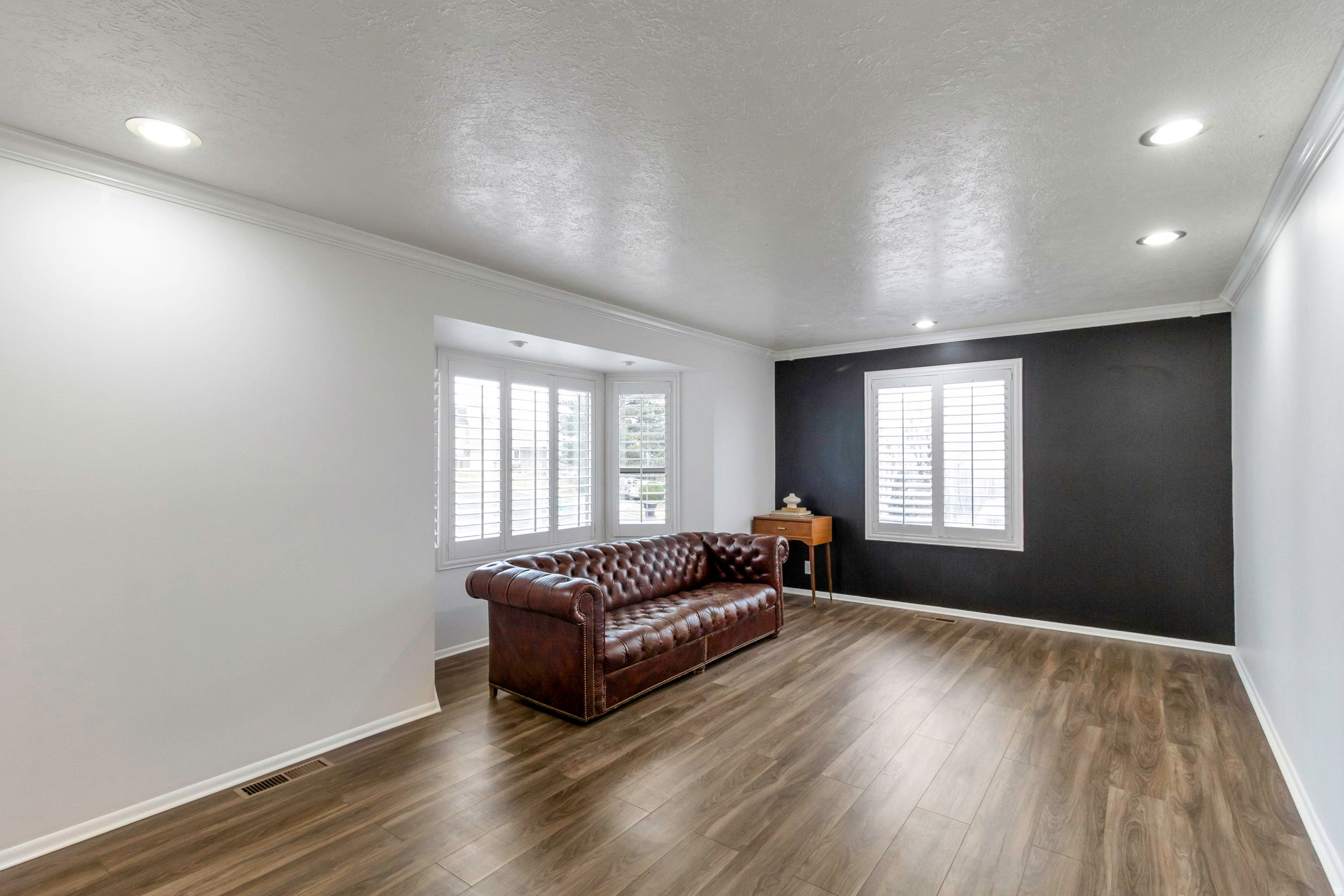 CONTINENTAL ESTATES - Residential