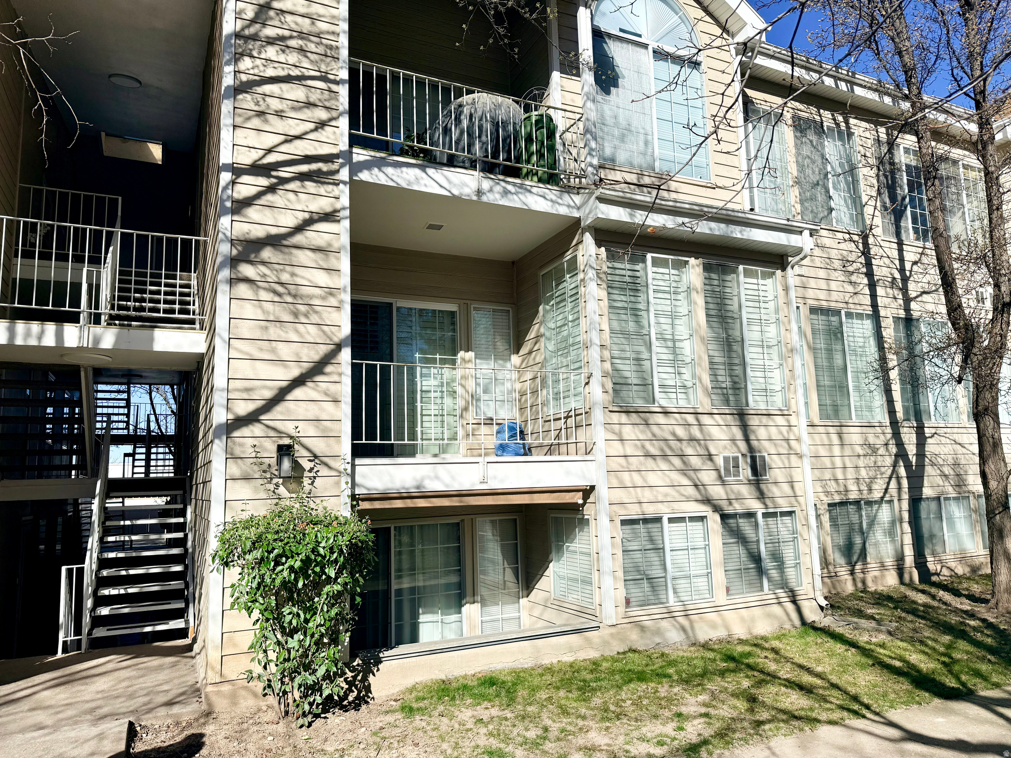 CARRIAGE CROSSING - Residential