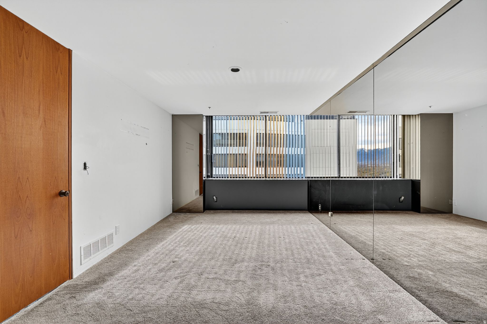 AMERICAN TOWERS - Residential