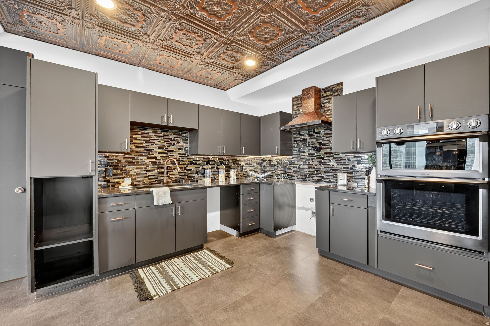 AMERICAN TOWERS - Residential