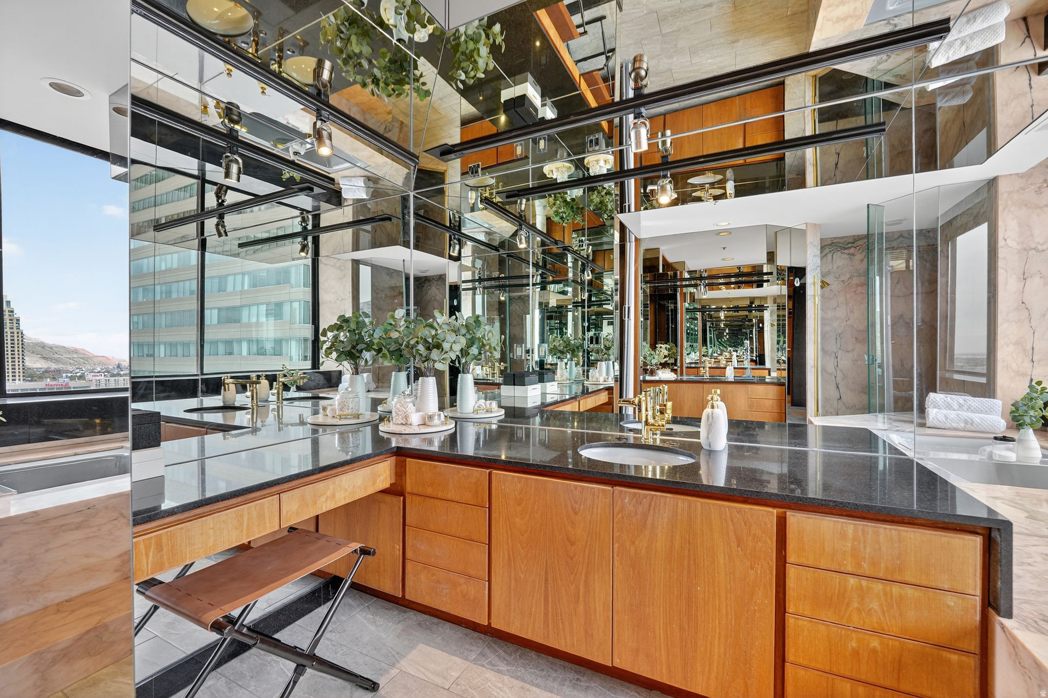 AMERICAN TOWERS - Residential