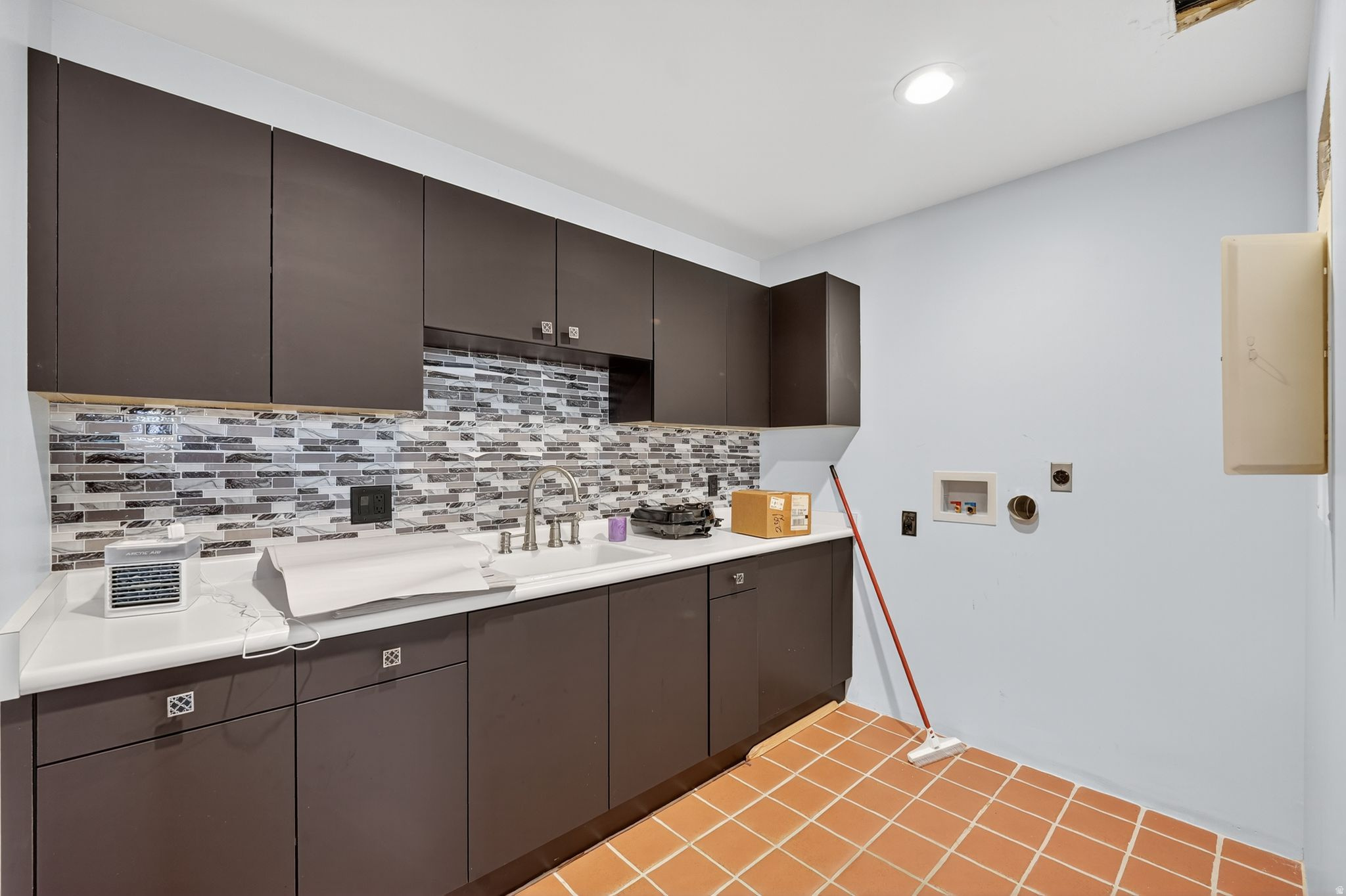 AMERICAN TOWERS - Residential